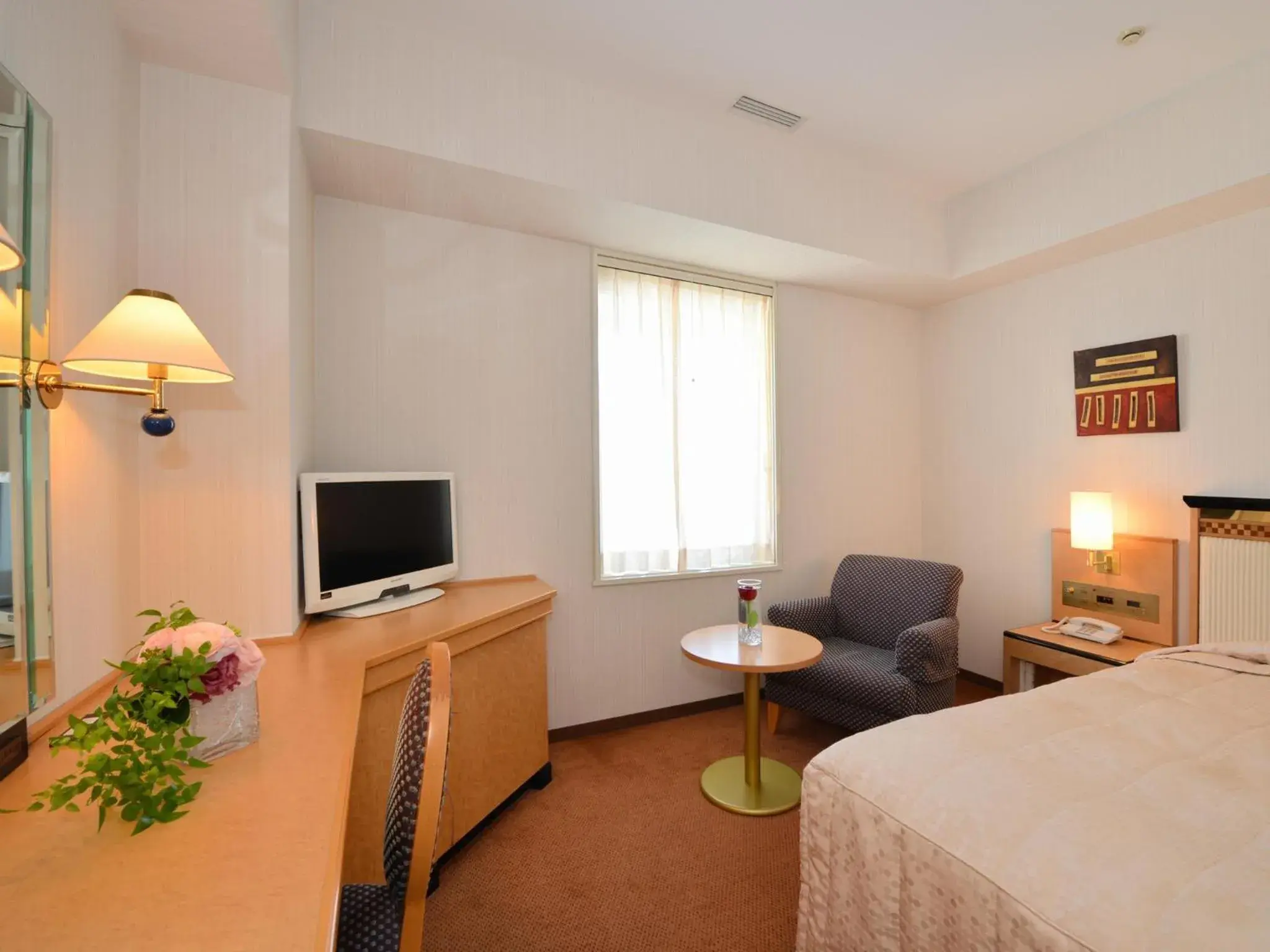 Standard Single Room with Small Double Bed - Non-Smoking in Hotel Crown Palais Kobe