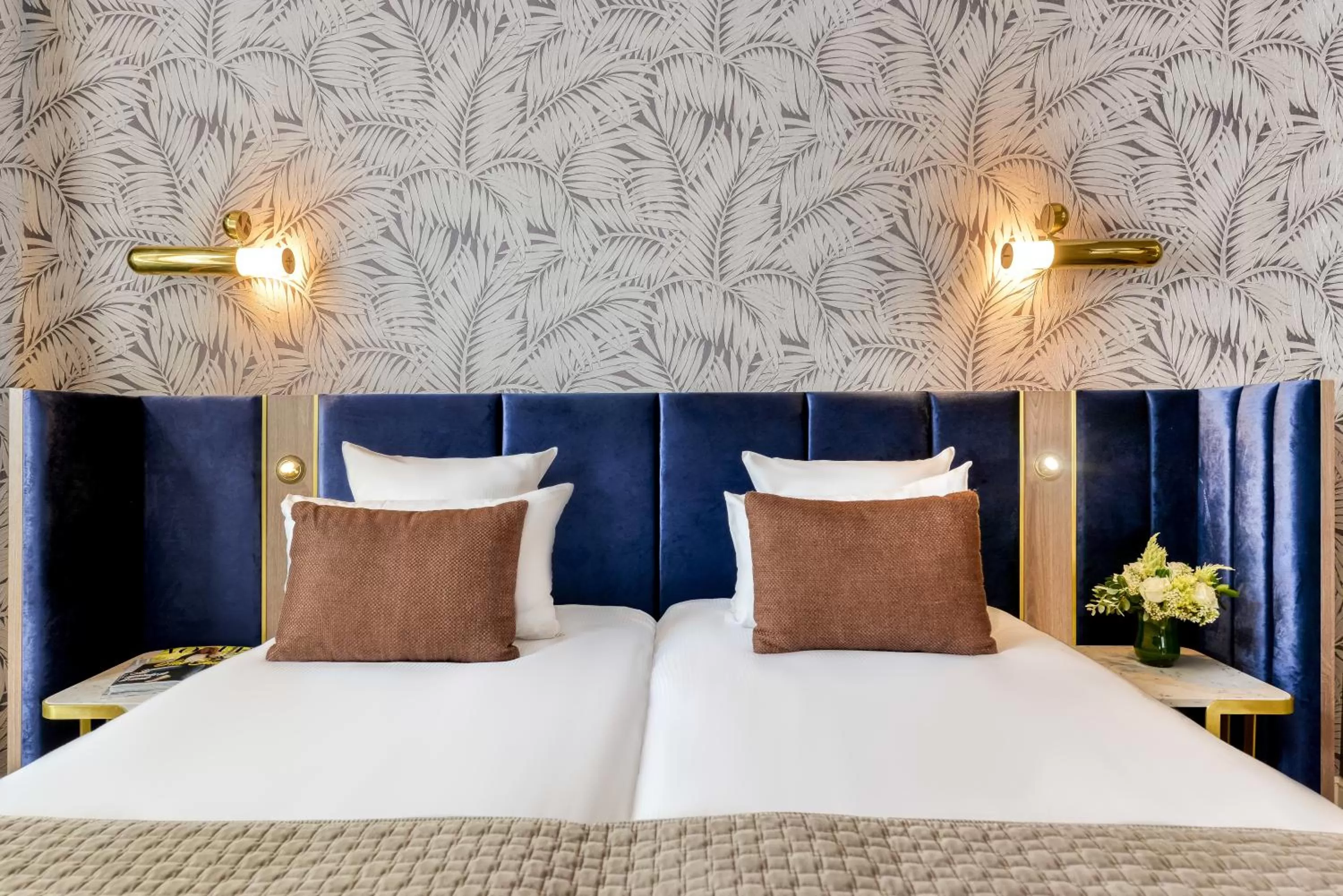 Bed in Hotel Opéra Opal