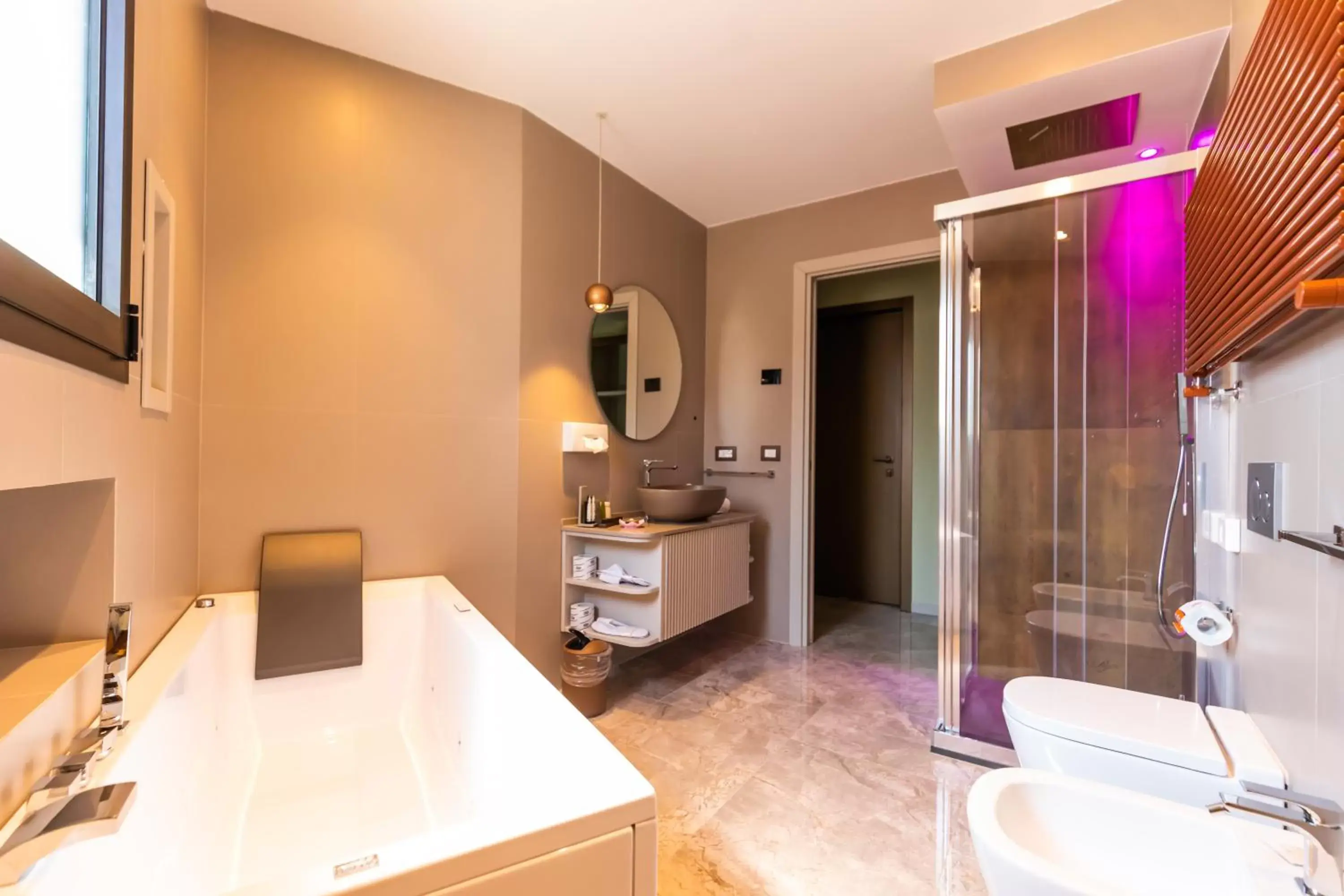 Shower, Bathroom in Solmaris Tropea Rooms & Suites