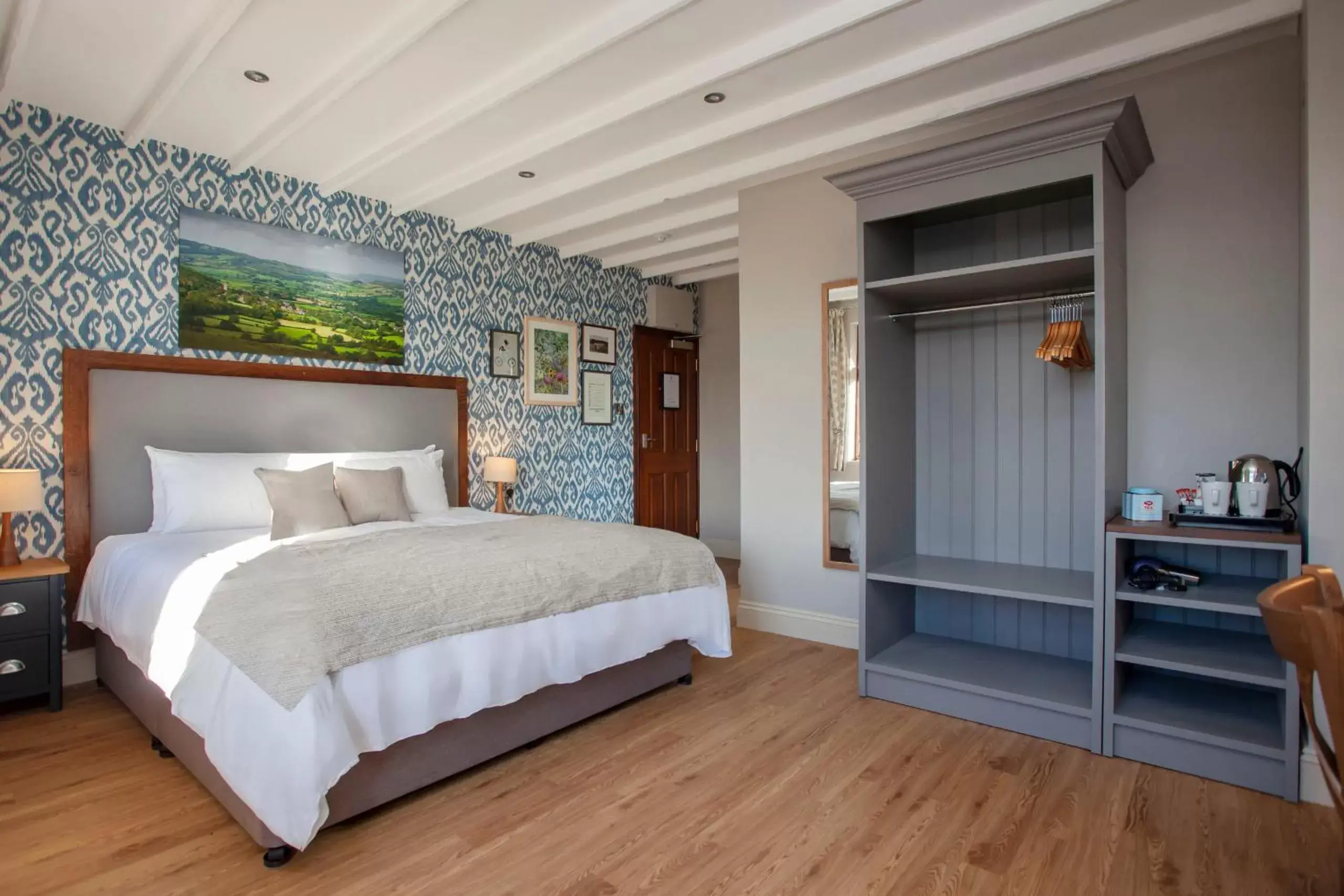 Superior Double Room in The Woodborough Inn