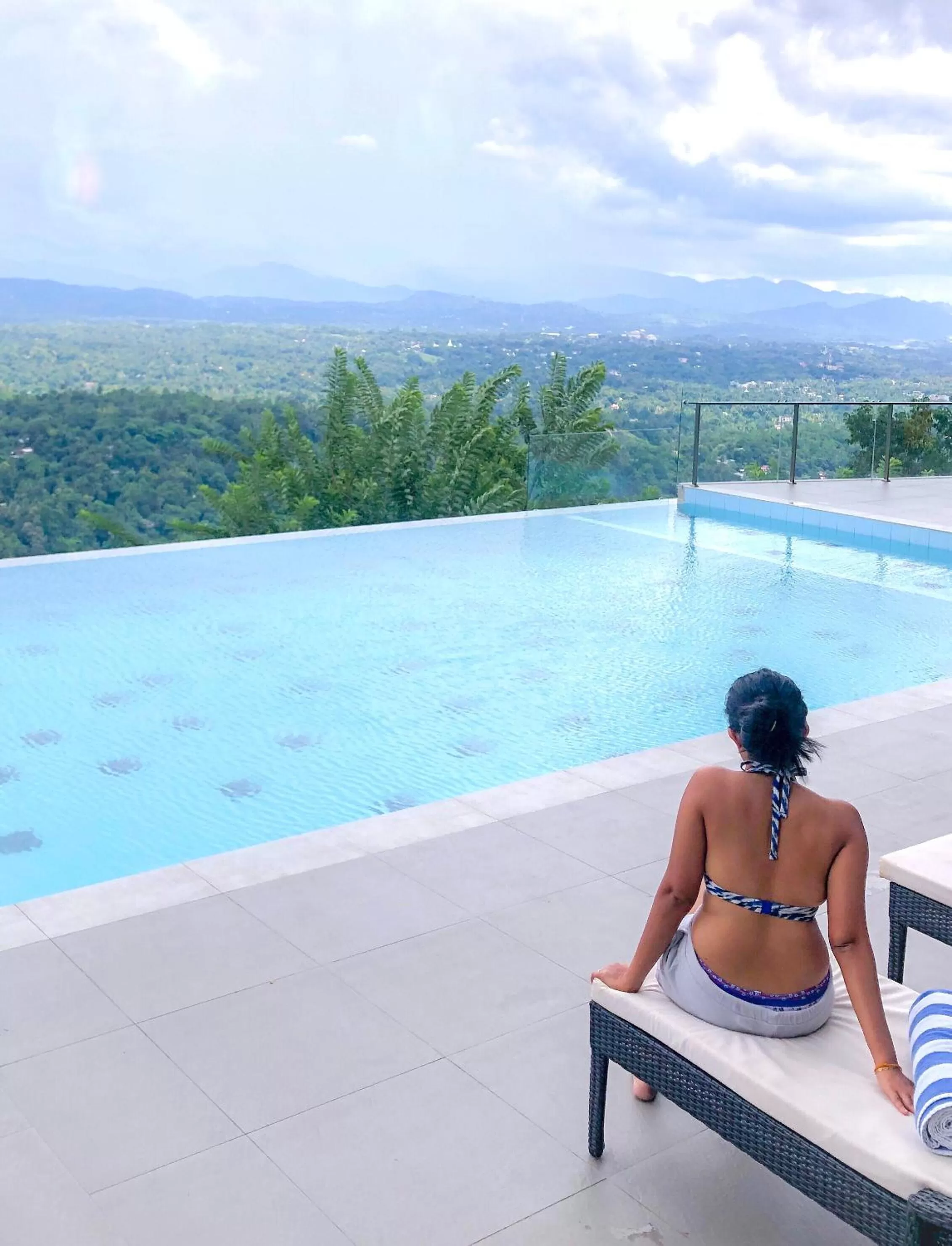Swimming pool in Mount Blue Kandy