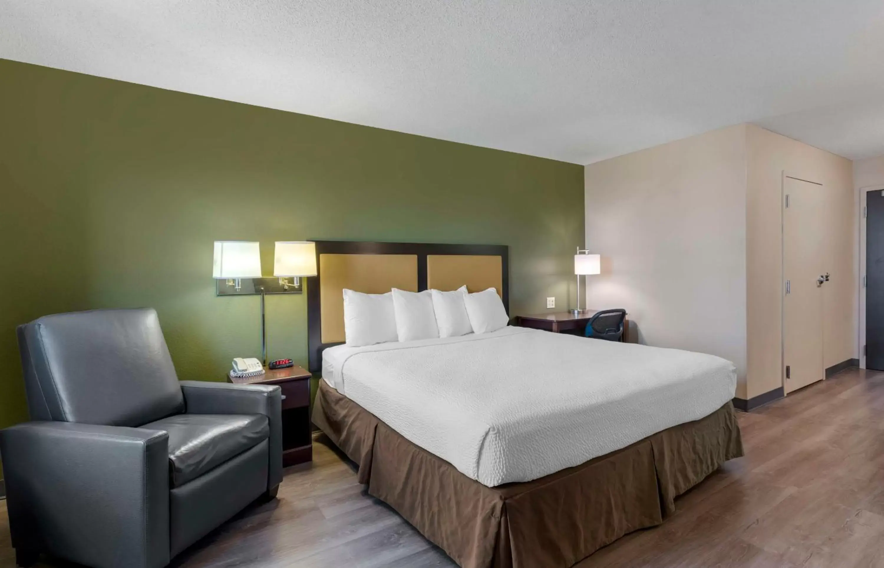 Bedroom, Bed in Extended Stay America Suites - Fremont - Warm Springs