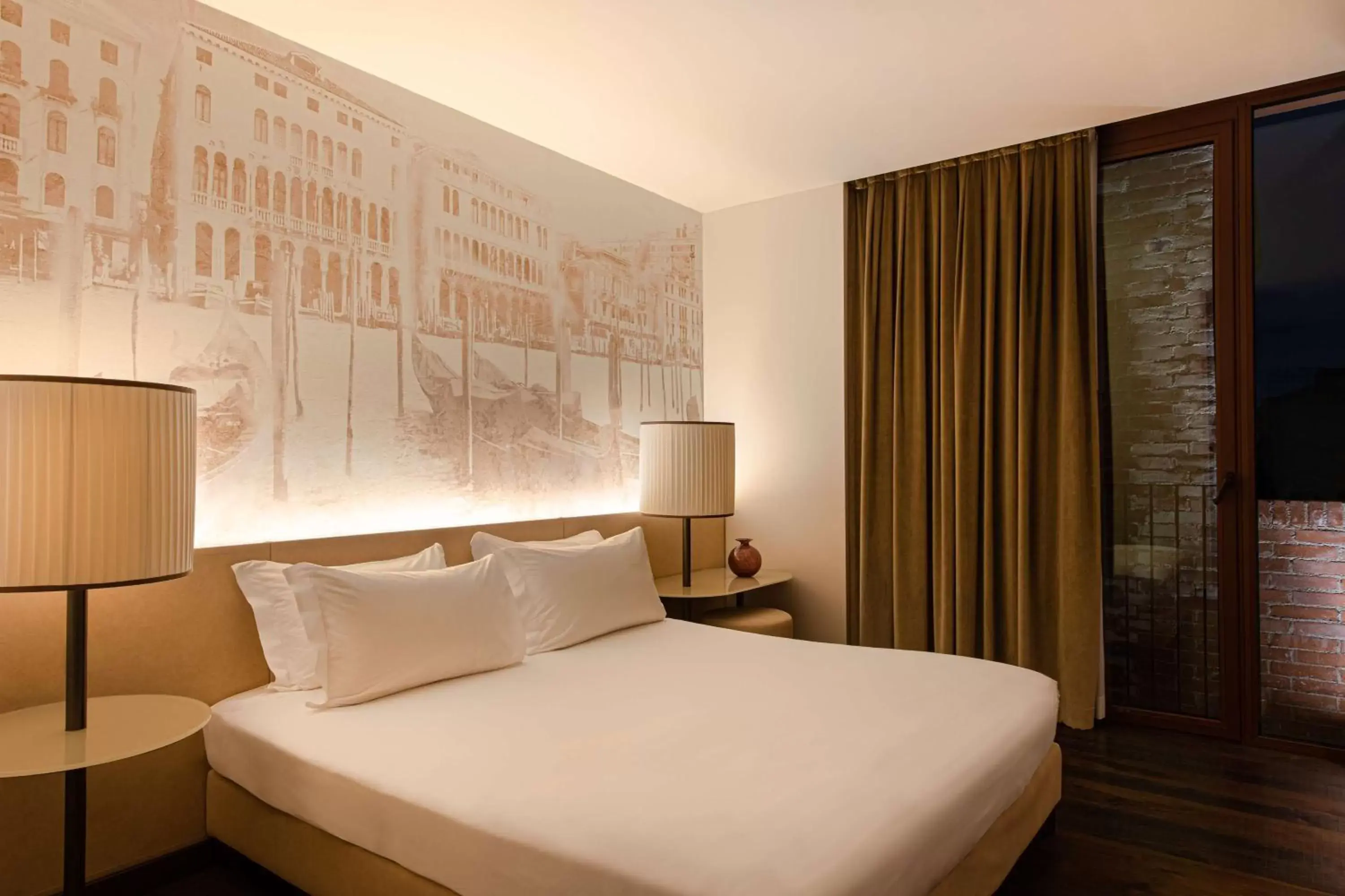 Bedroom, Bed in Hyatt Centric Murano Venice