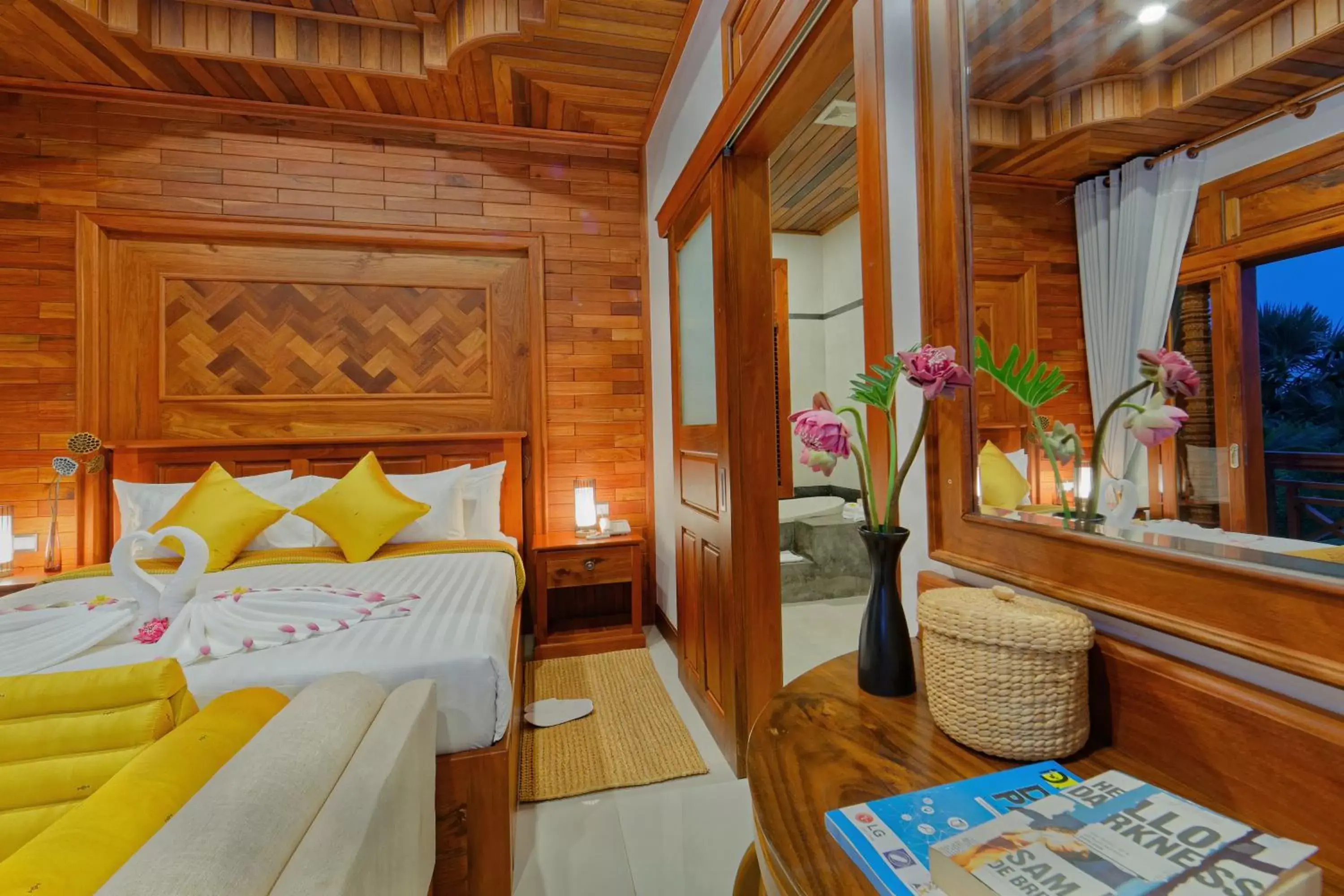 Bed in Angkor Privilege Resort & Spa