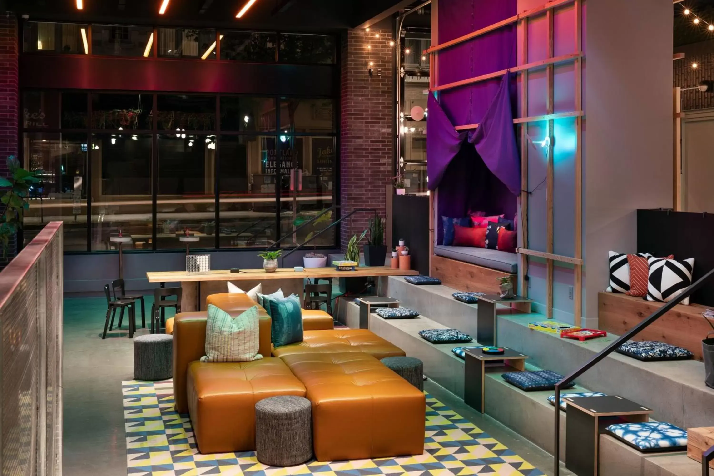 Restaurant/places to eat, Lounge/Bar in Moxy Portland Downtown