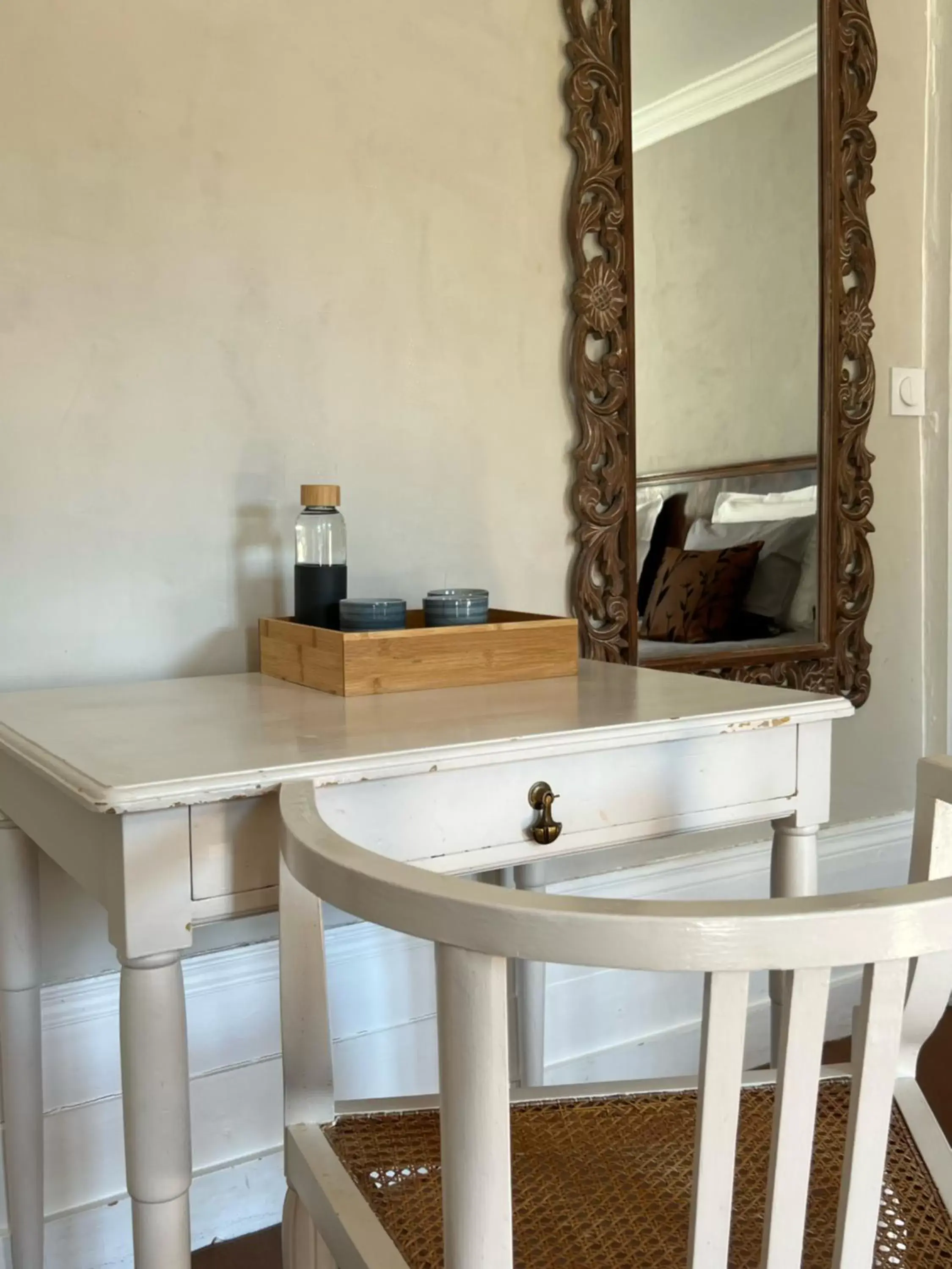 Seating area, Bathroom in Chambres d'hôtes Les Perce Neige