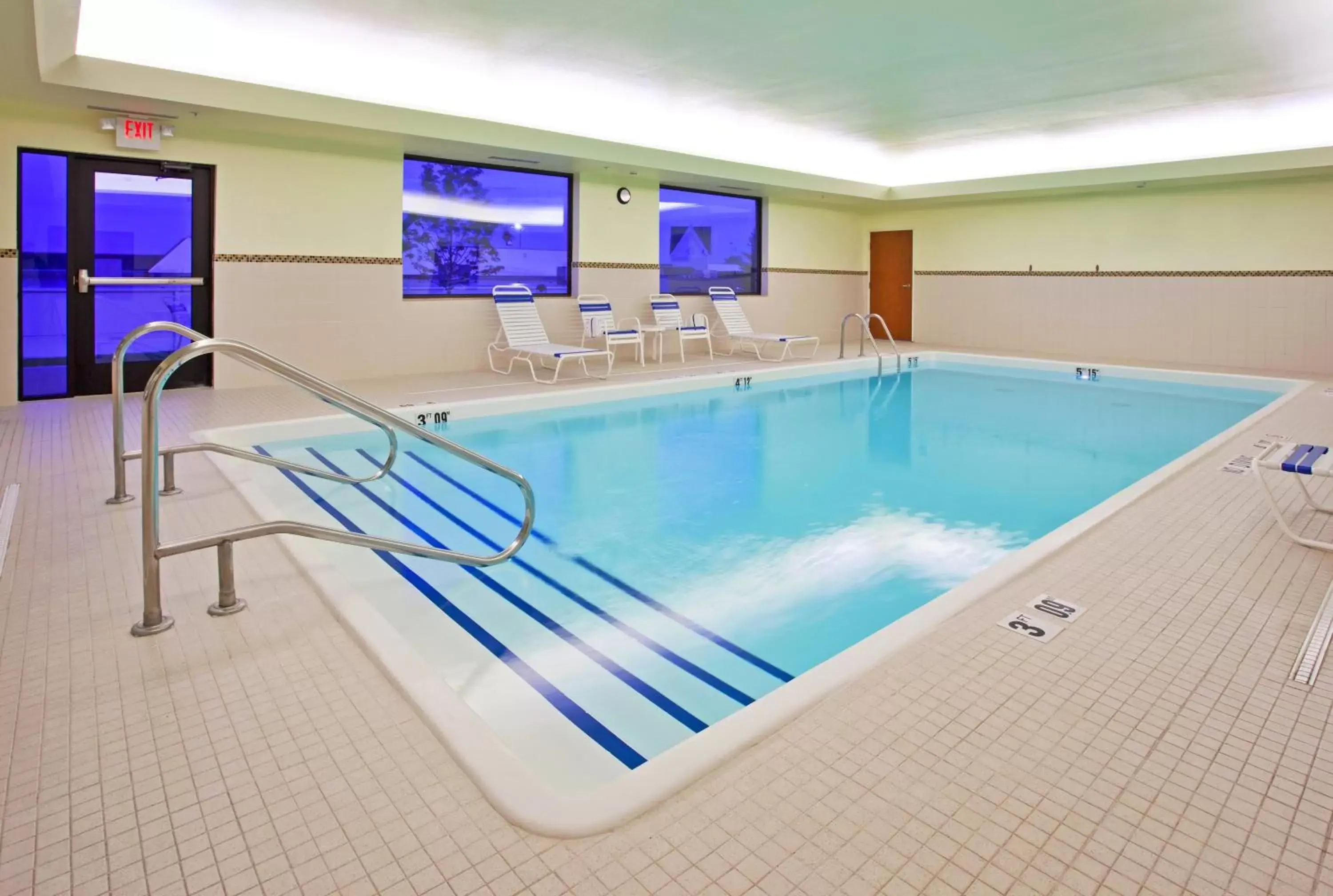 Swimming Pool in Holiday Inn Express Hotel & Suites Howell, an IHG Hotel