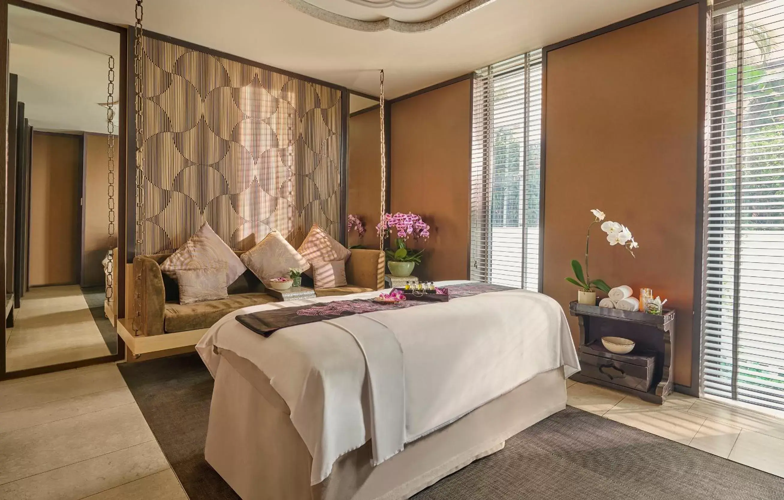 Spa and wellness centre/facilities, Bed in Mandarin Oriental, Singapore