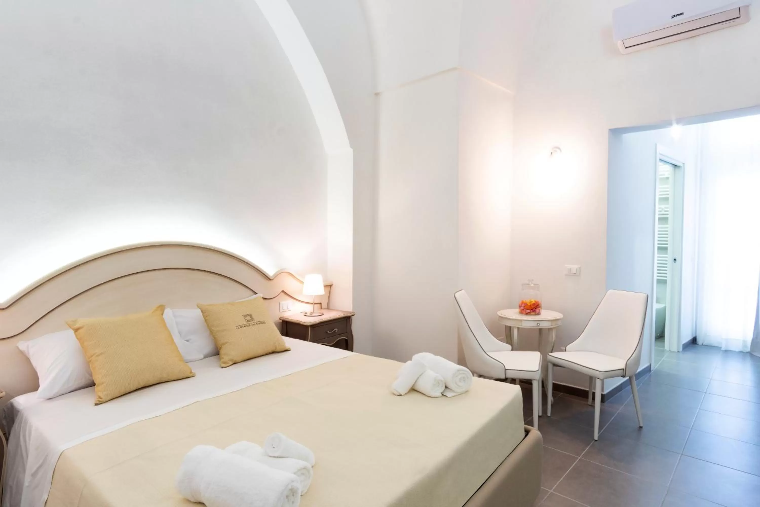 Decorative detail, Bed in Le Stanze Del Duomo