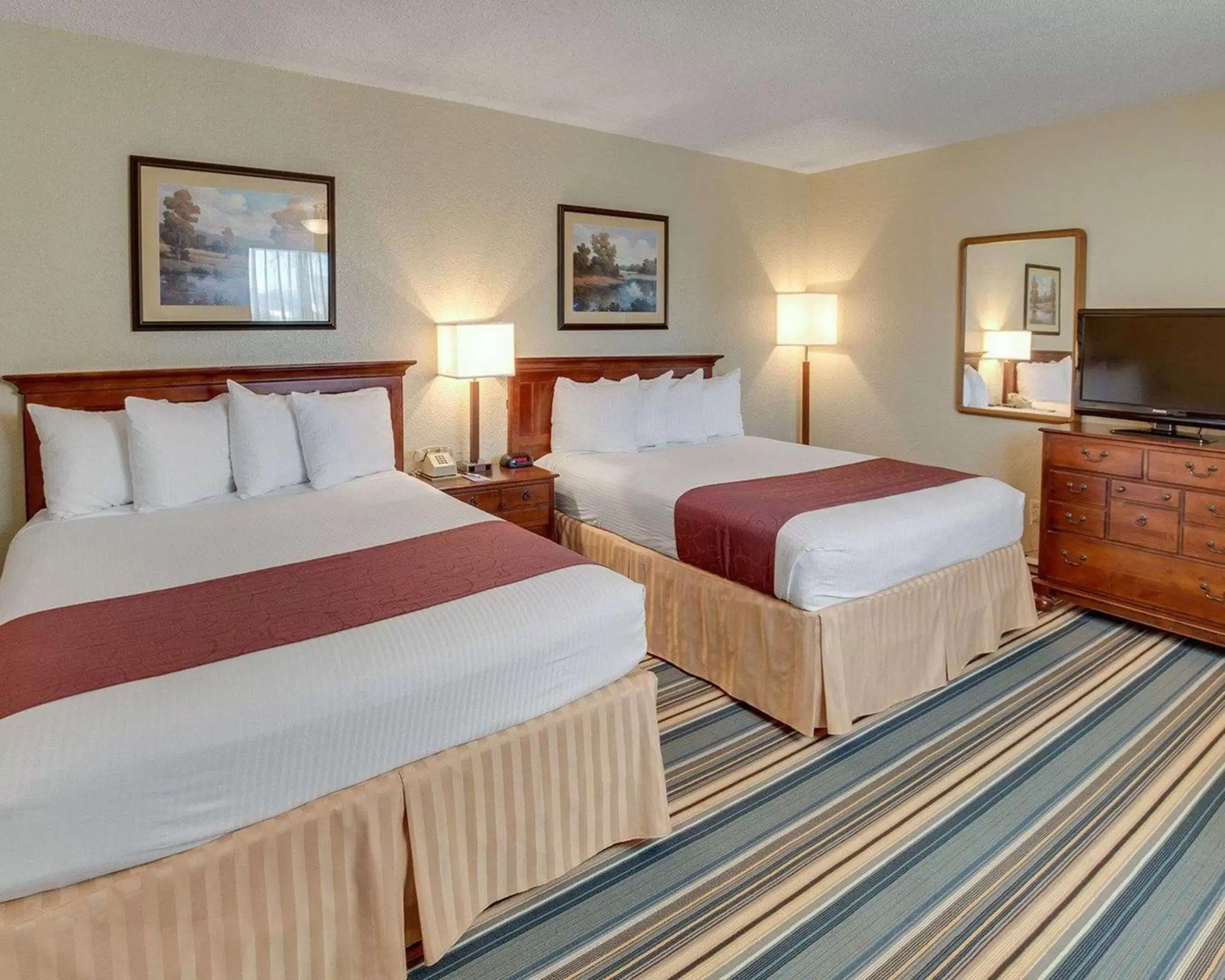 Photo of the whole room, Bed in Days Inn by Wyndham Gatesville