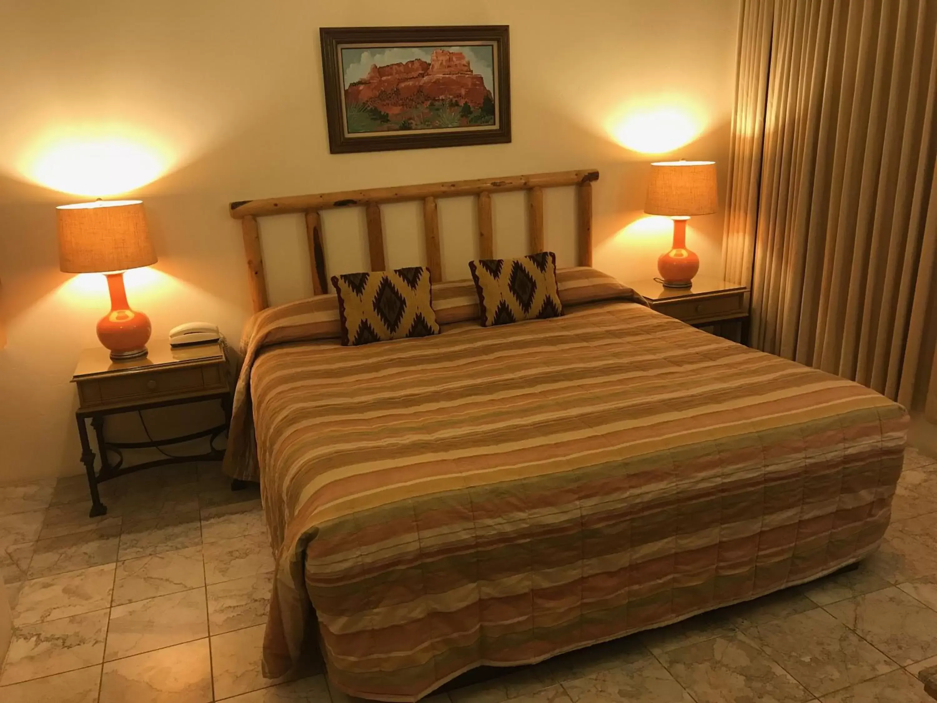 Bed in Sedona Village Lodge