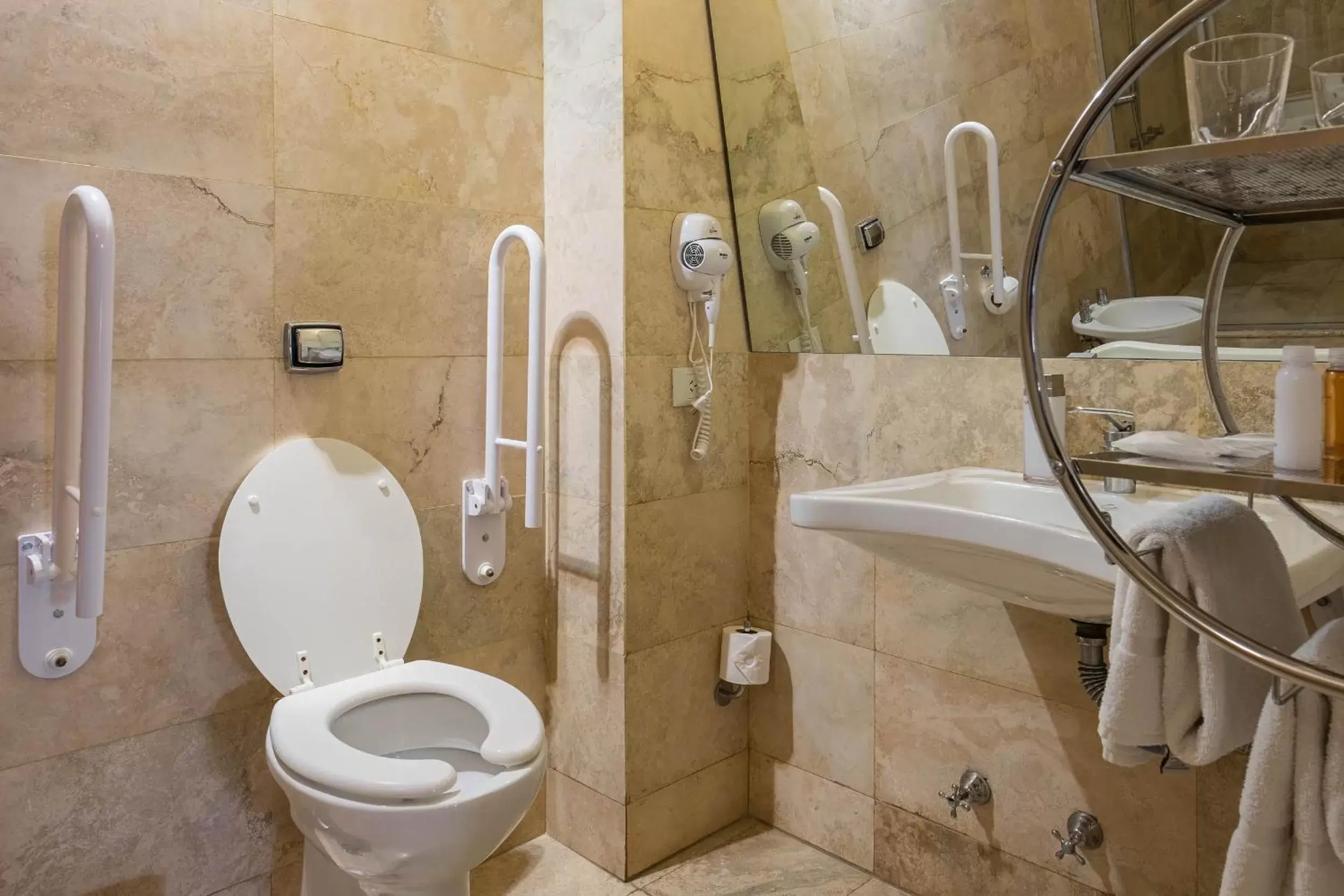 Bathroom in Urban Suites Recoleta Boutique Hotel