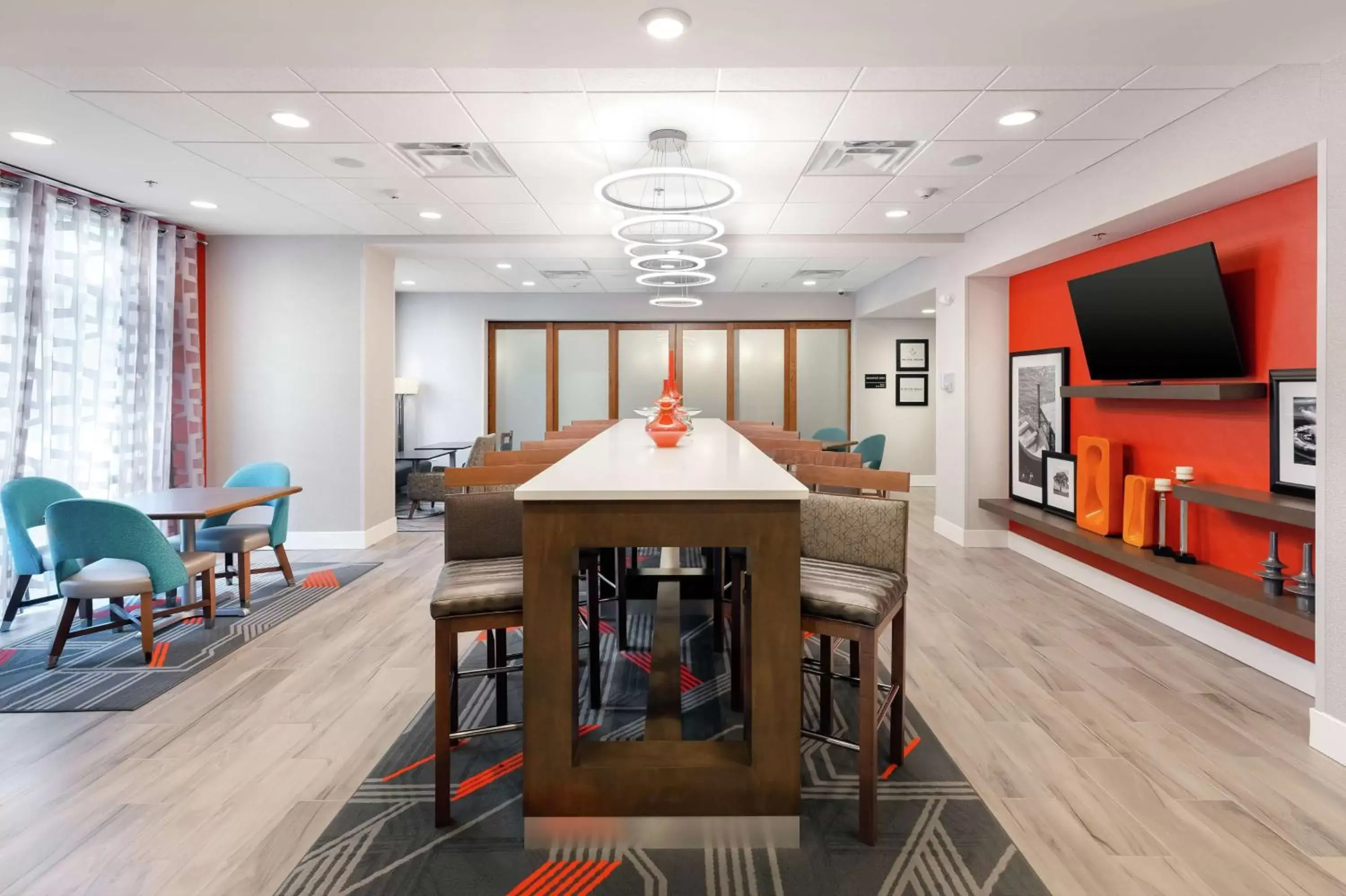 Dining area, Bed in Hampton Inn Acworth Dining area, Bed in Hampton Inn Acworth