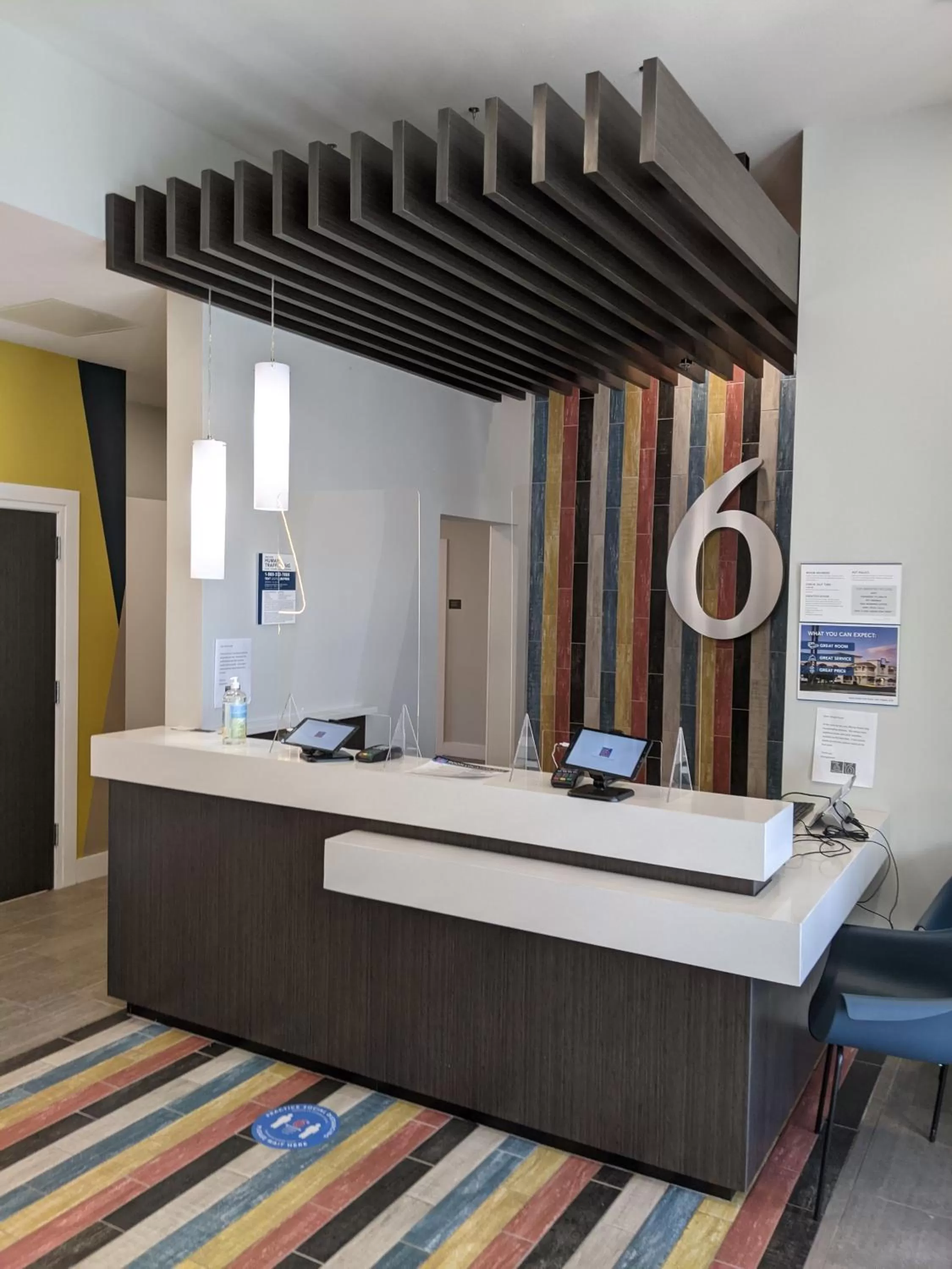 Property building in Studio 6 North Platte, NE - East