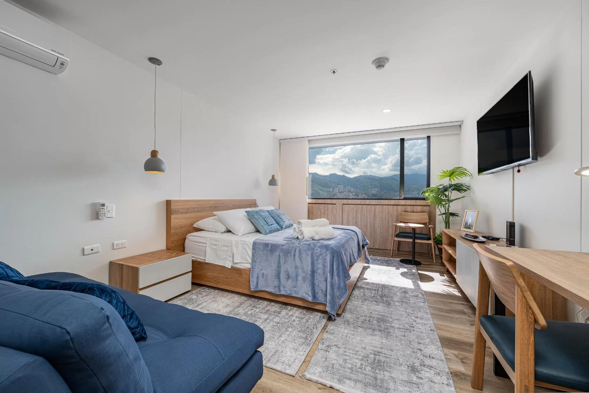 Bedroom, Bed in Apartamentos Go Living & Suites by HOUSY HOST