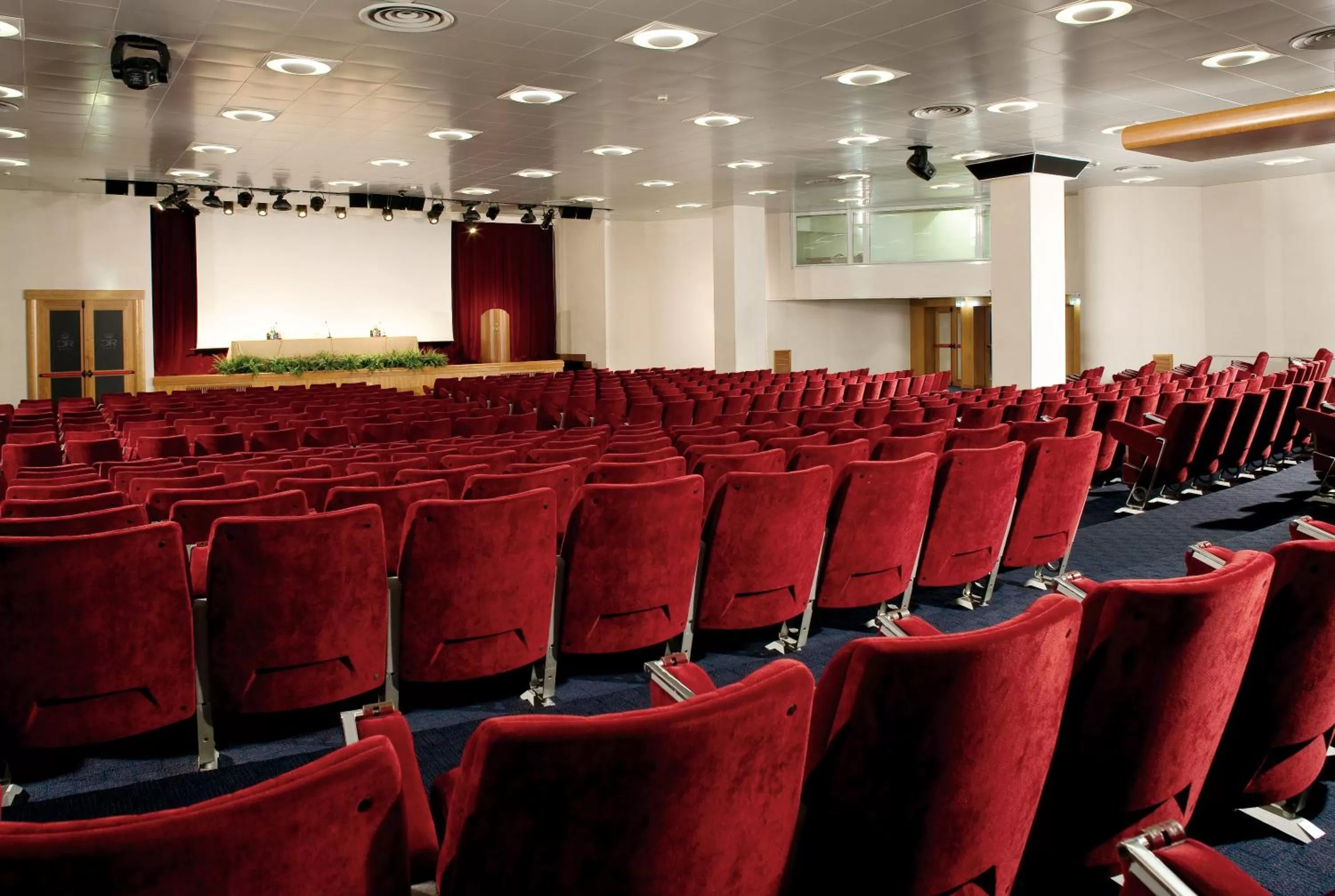 Business facilities in Hotel Royal Continental