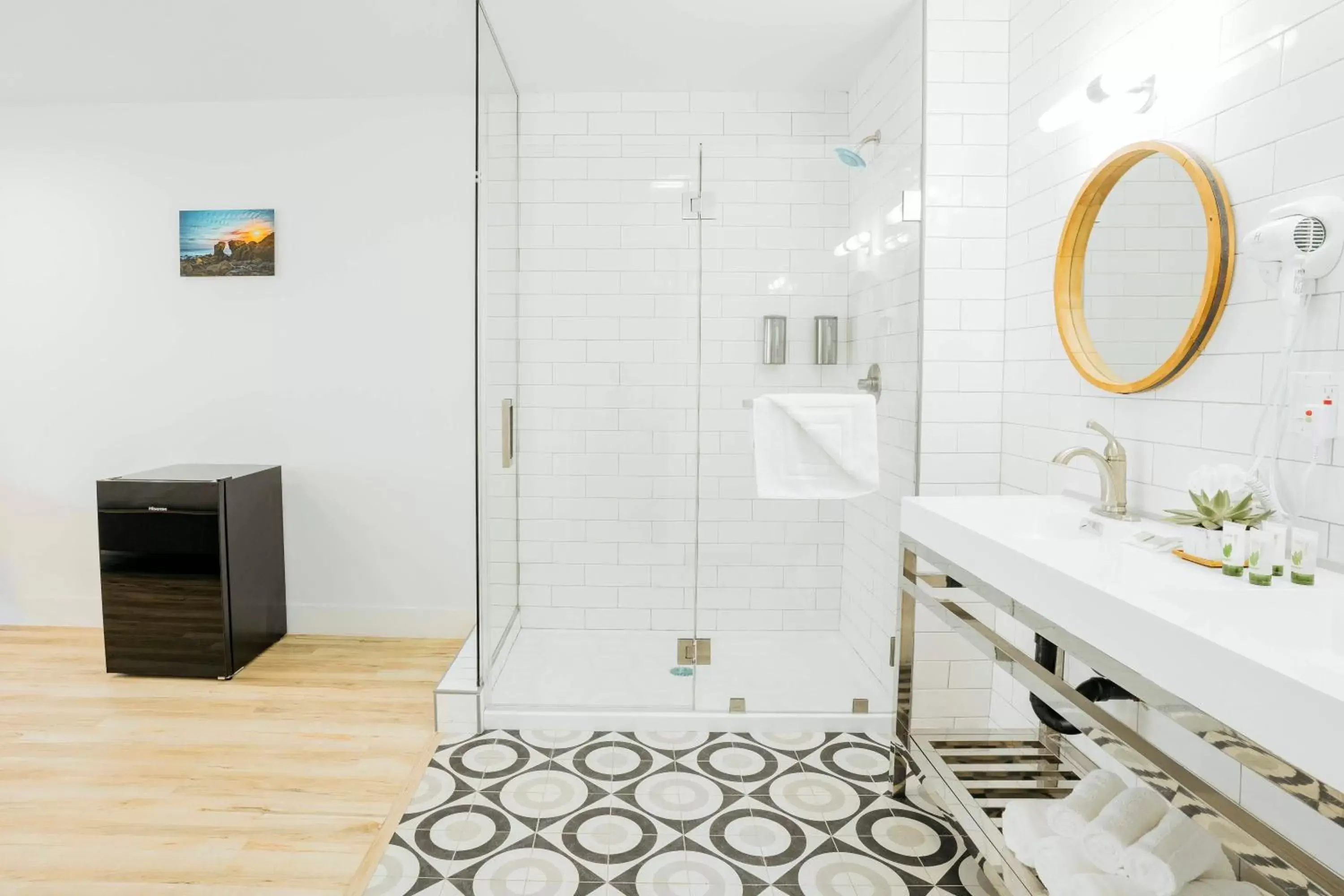 Bathroom in The Belmont Shore Inn