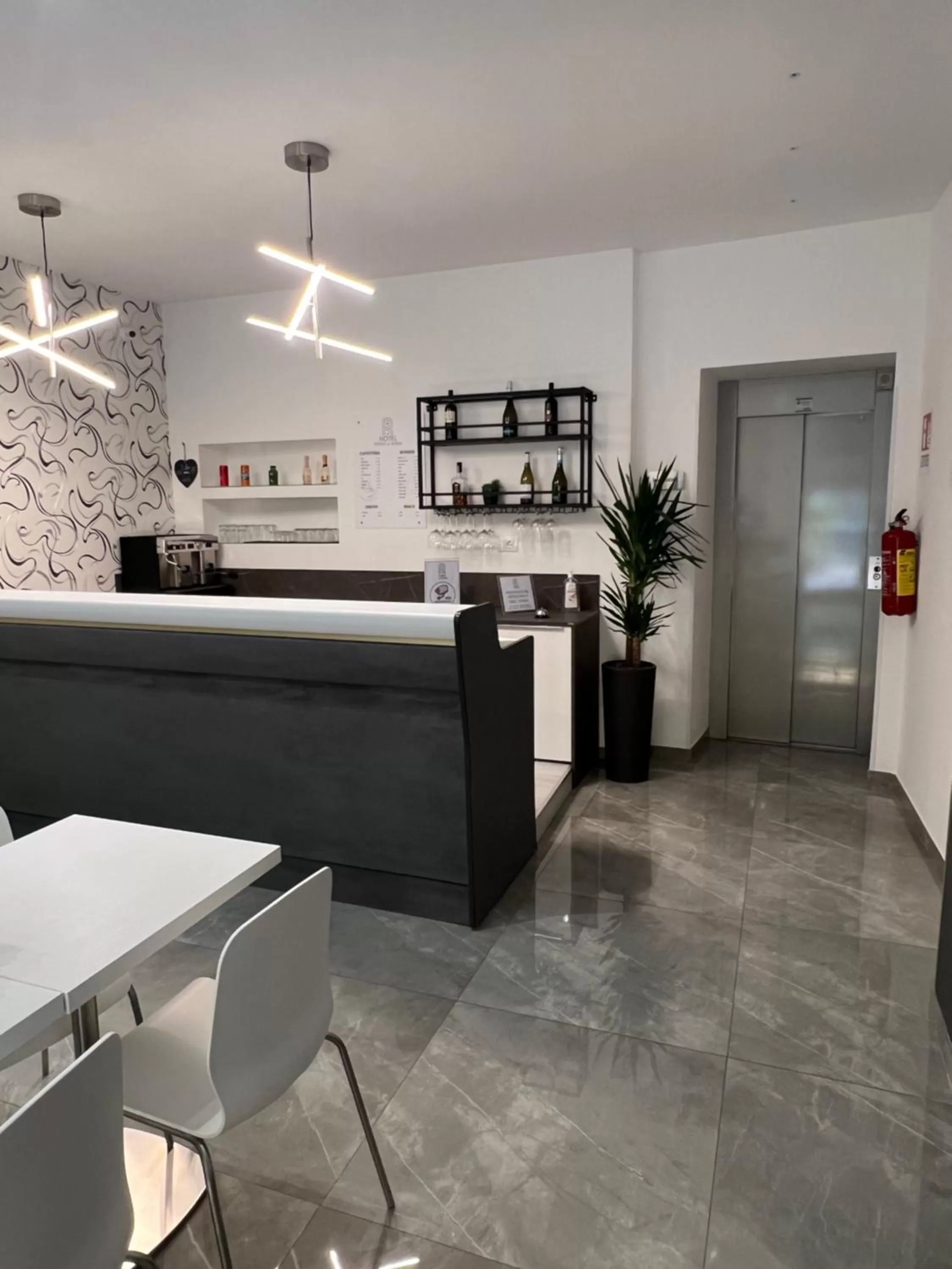 elevator in Hotel Porto Di Roma