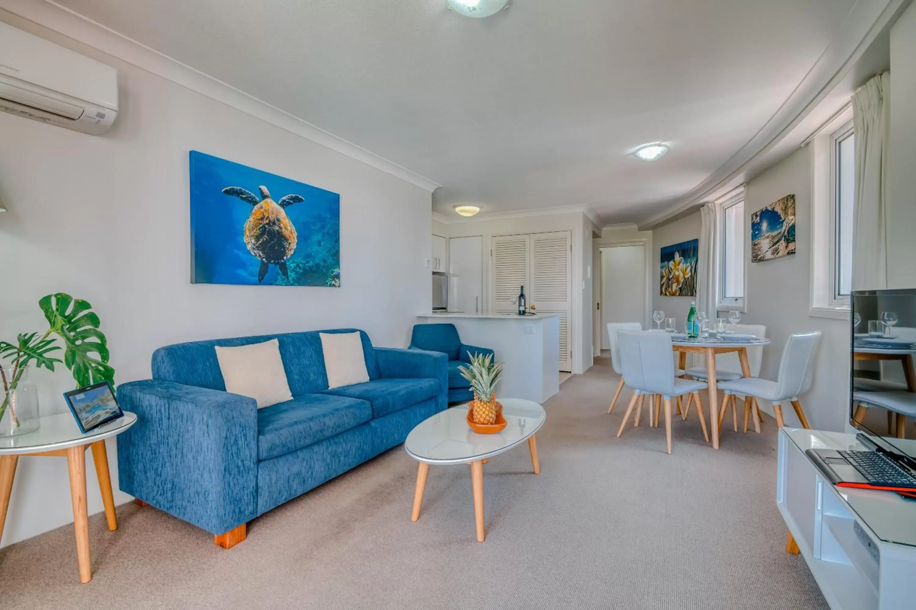 Living room, Seating Area in Bel Air on Broadbeach