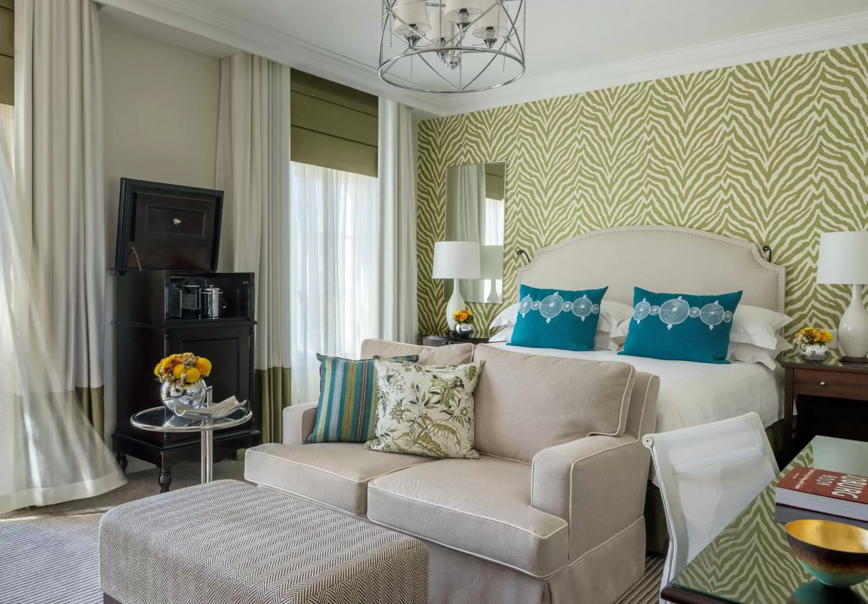 Bedroom, Seating Area in Four Seasons Hotel The Westcliff