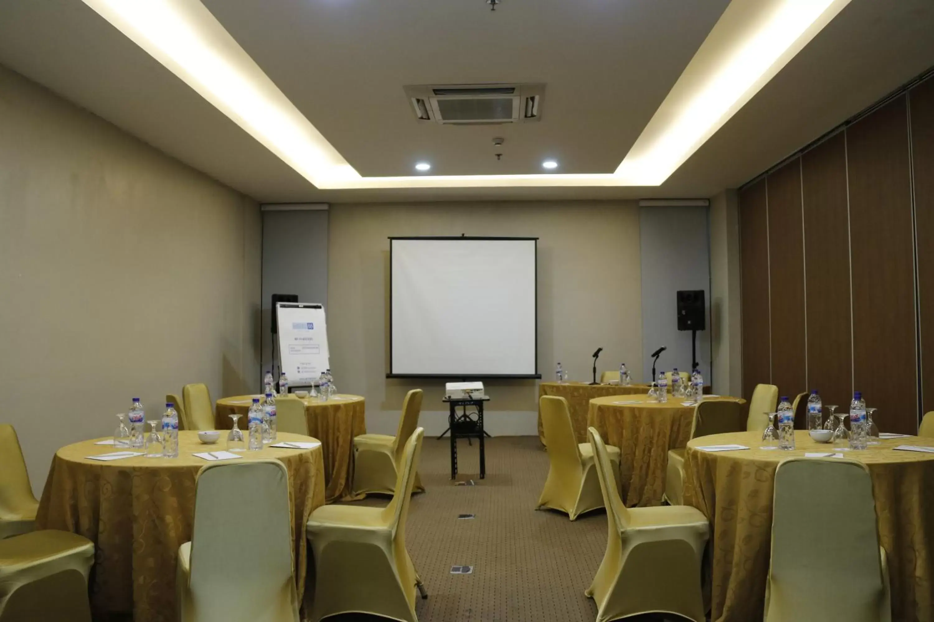 Meeting/conference room in Terraz Tree Hotel Jakarta