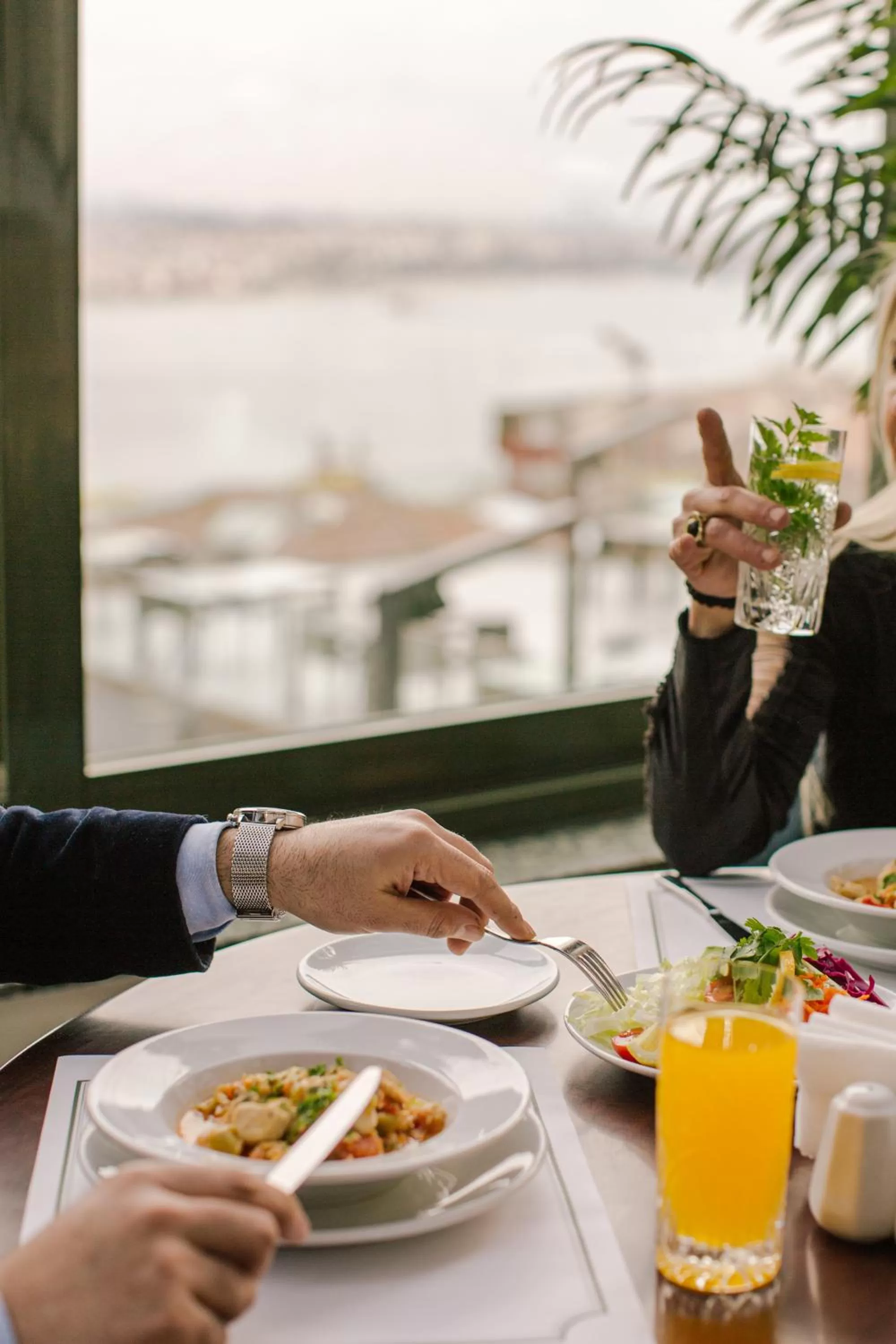 Restaurant/places to eat in Marble Hotel