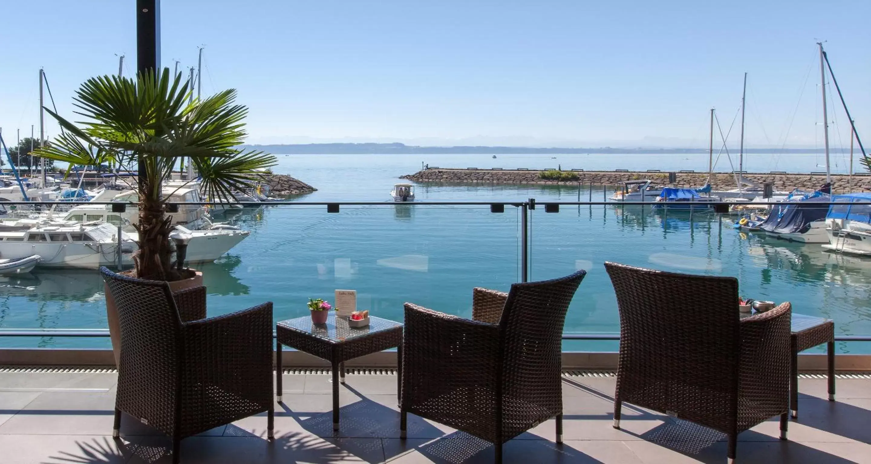 Balcony/Terrace, Swimming Pool in Best Western Premier Hotel Beaulac