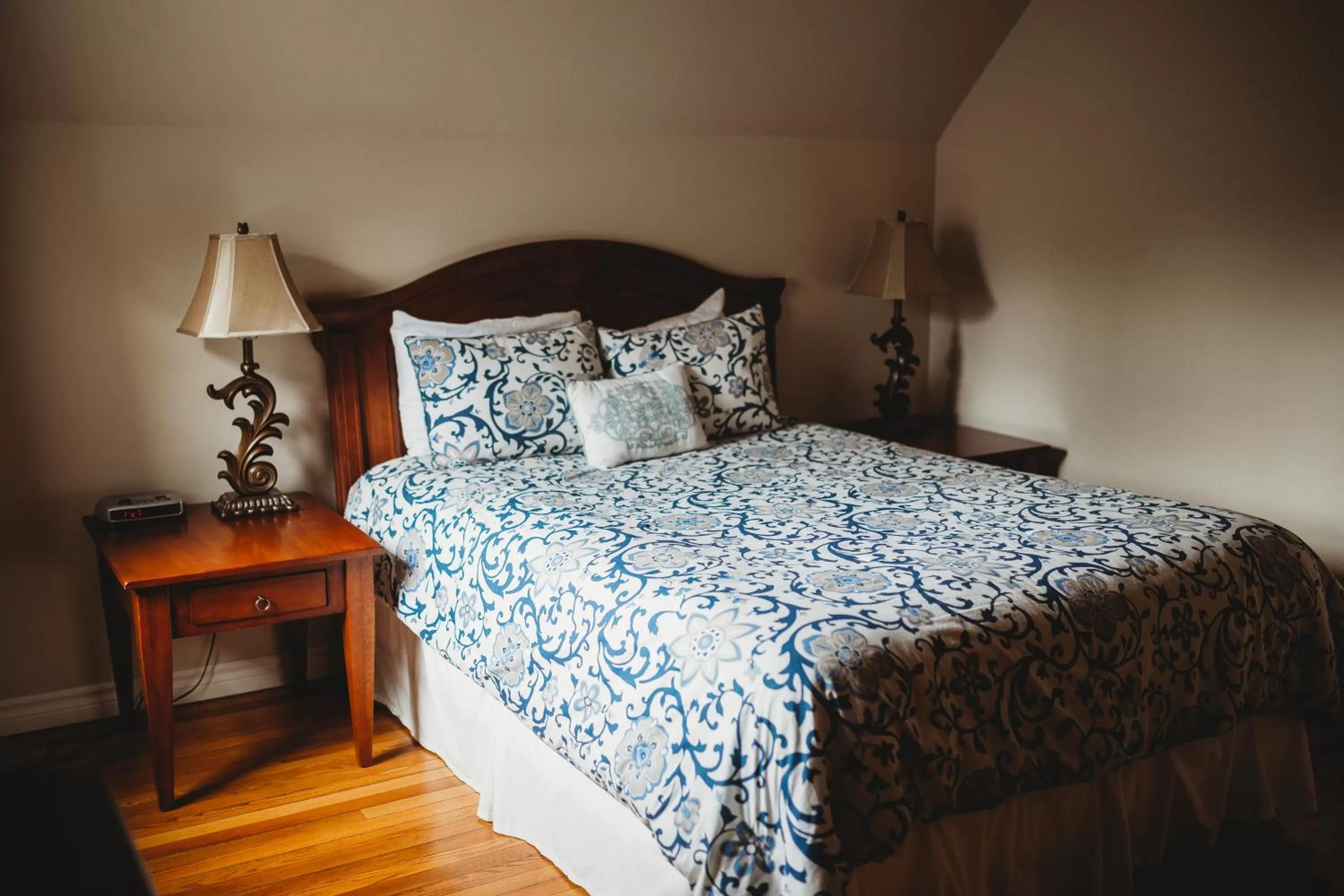 Bedroom in Carriage House Inn Four and a Half Stars