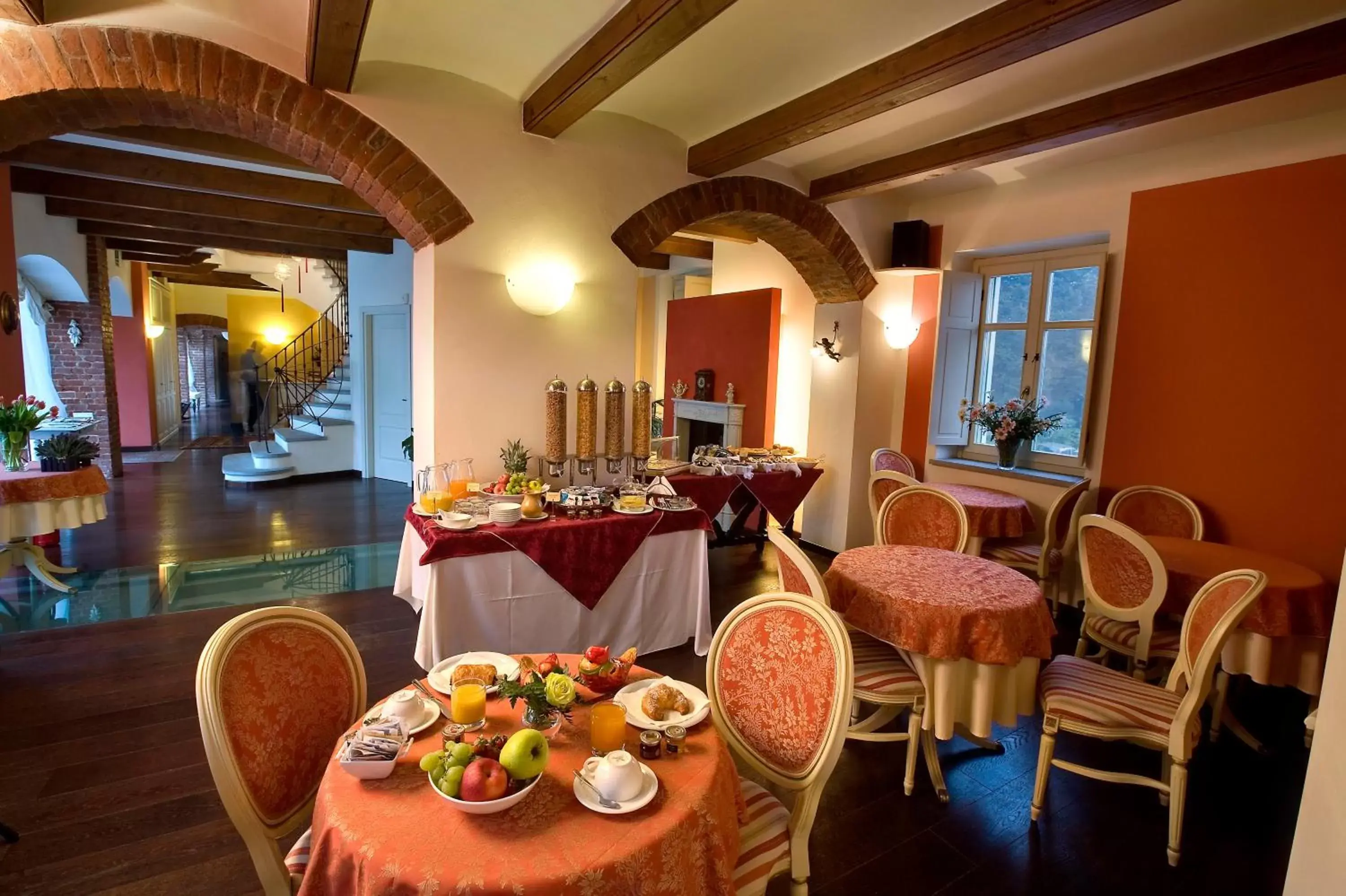 Breakfast, Restaurant/Places to Eat in Hotel Cascina Di Corte