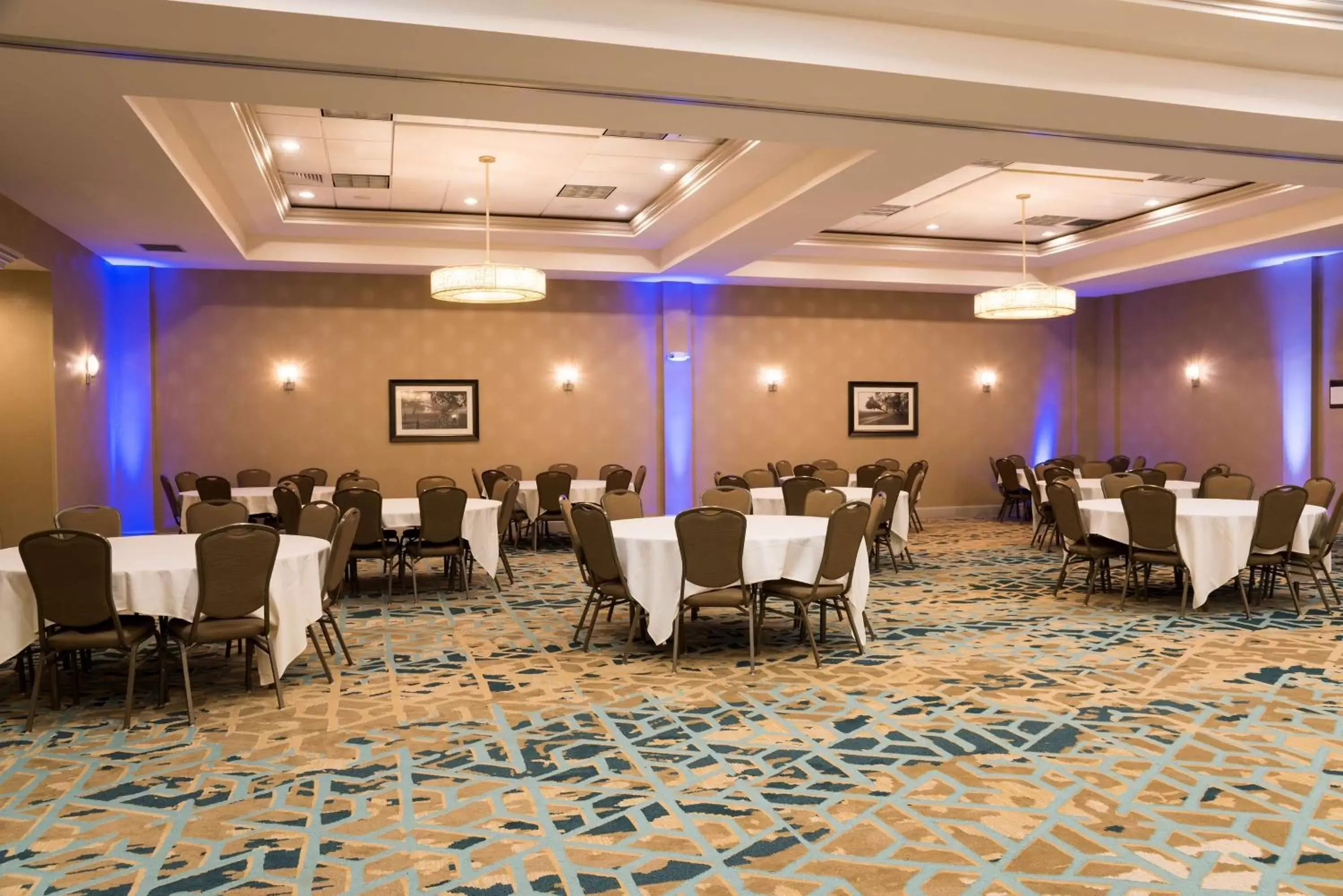 Meeting/conference room, Restaurant/Places to Eat in Doubletree by Hilton Pleasant Prairie Kenosha, WI