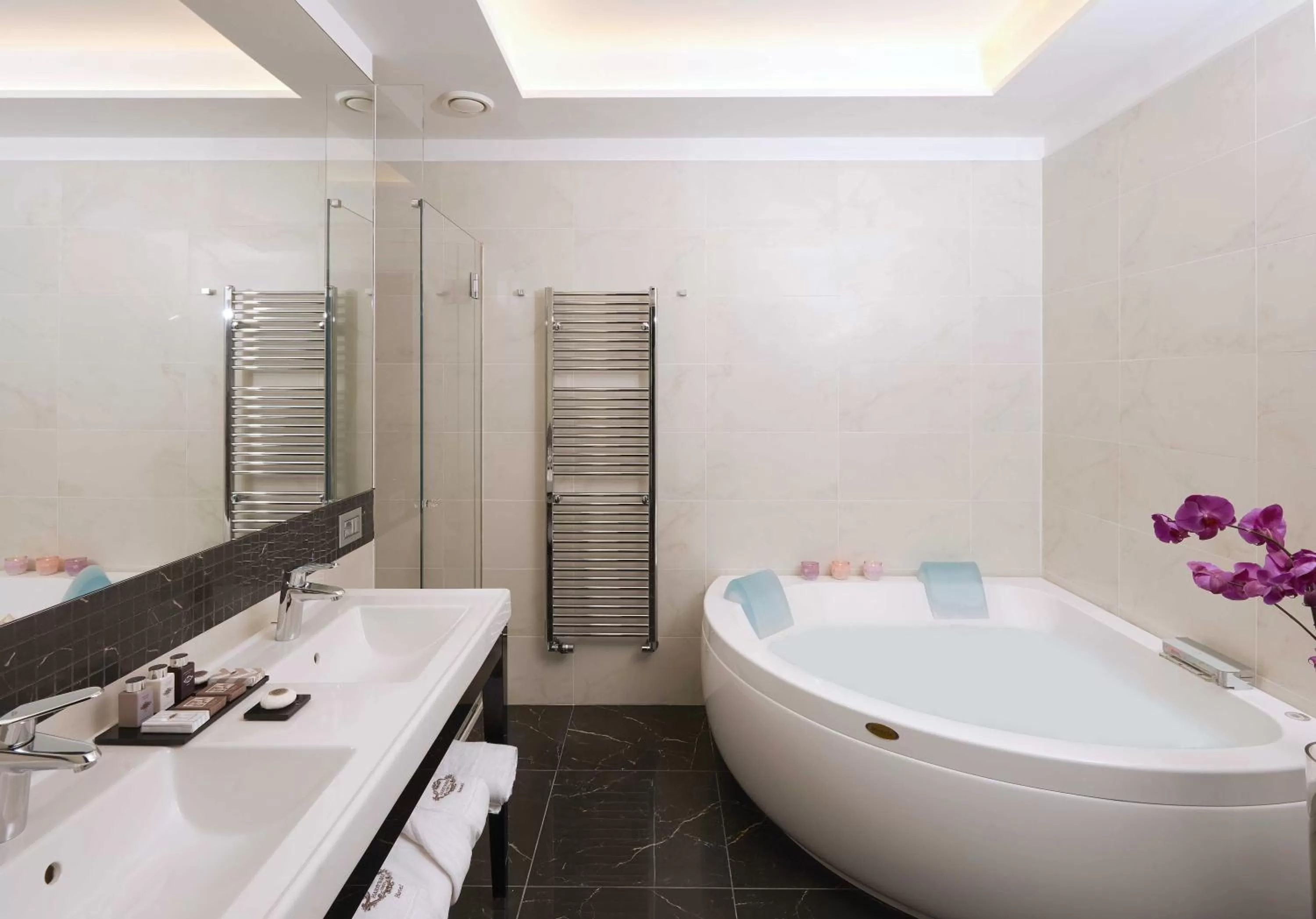 Bathroom in Harry's Bar Trevi Hotel & Restaurant