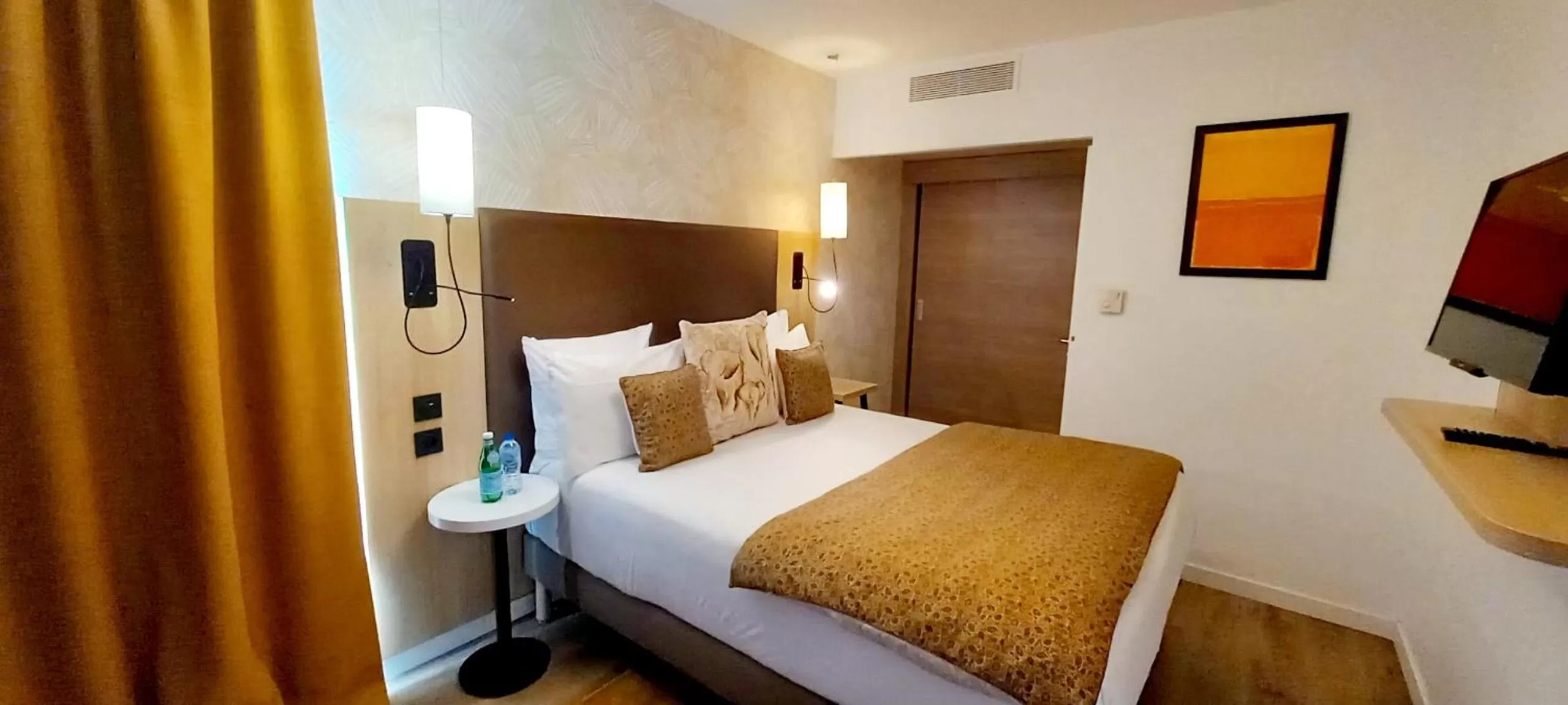 Photo of the whole room, Bed in Residhome Bois Colombes Monceau