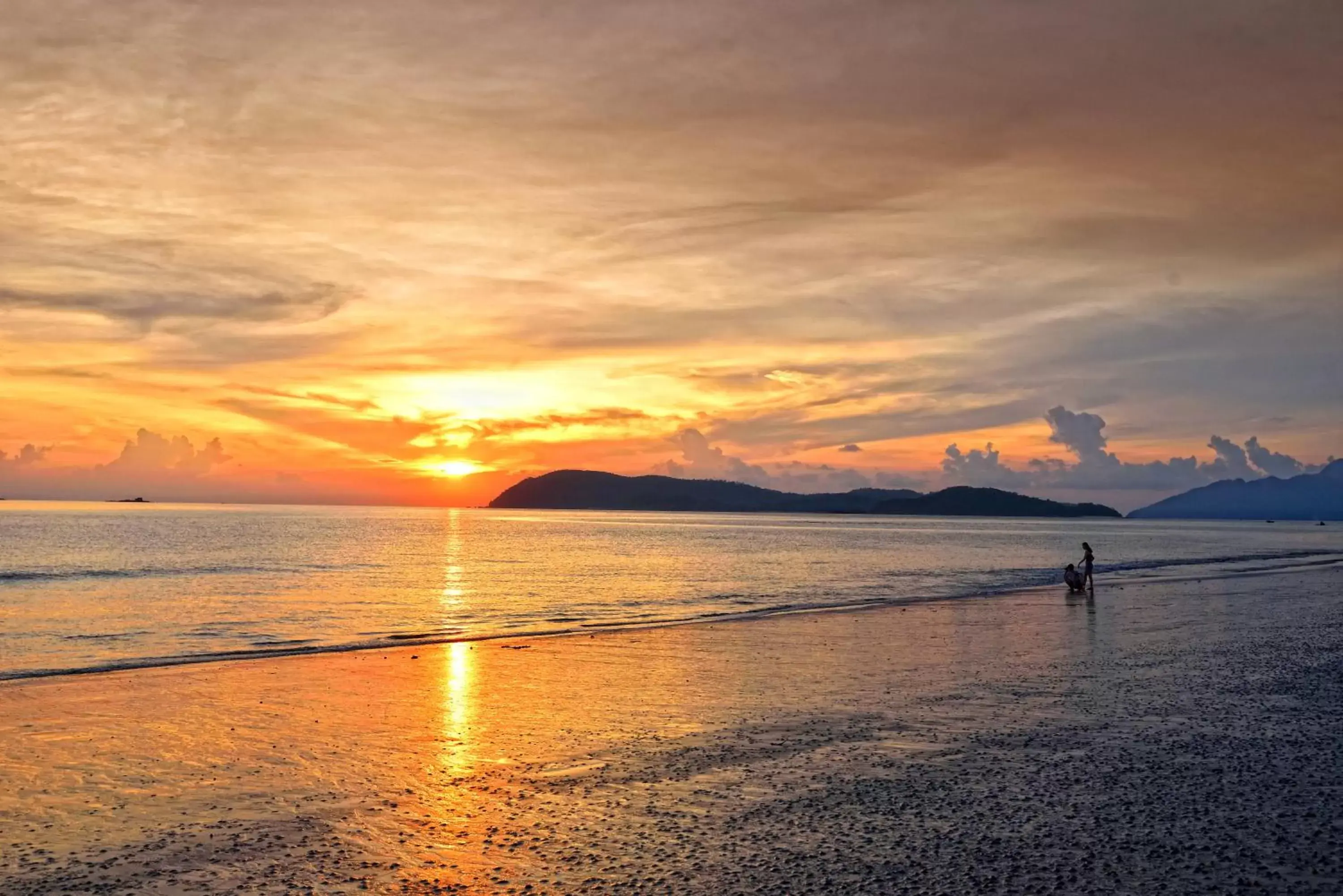 Beach, Sunrise/Sunset in Holiday Villa Beach Resort & Spa Langkawi