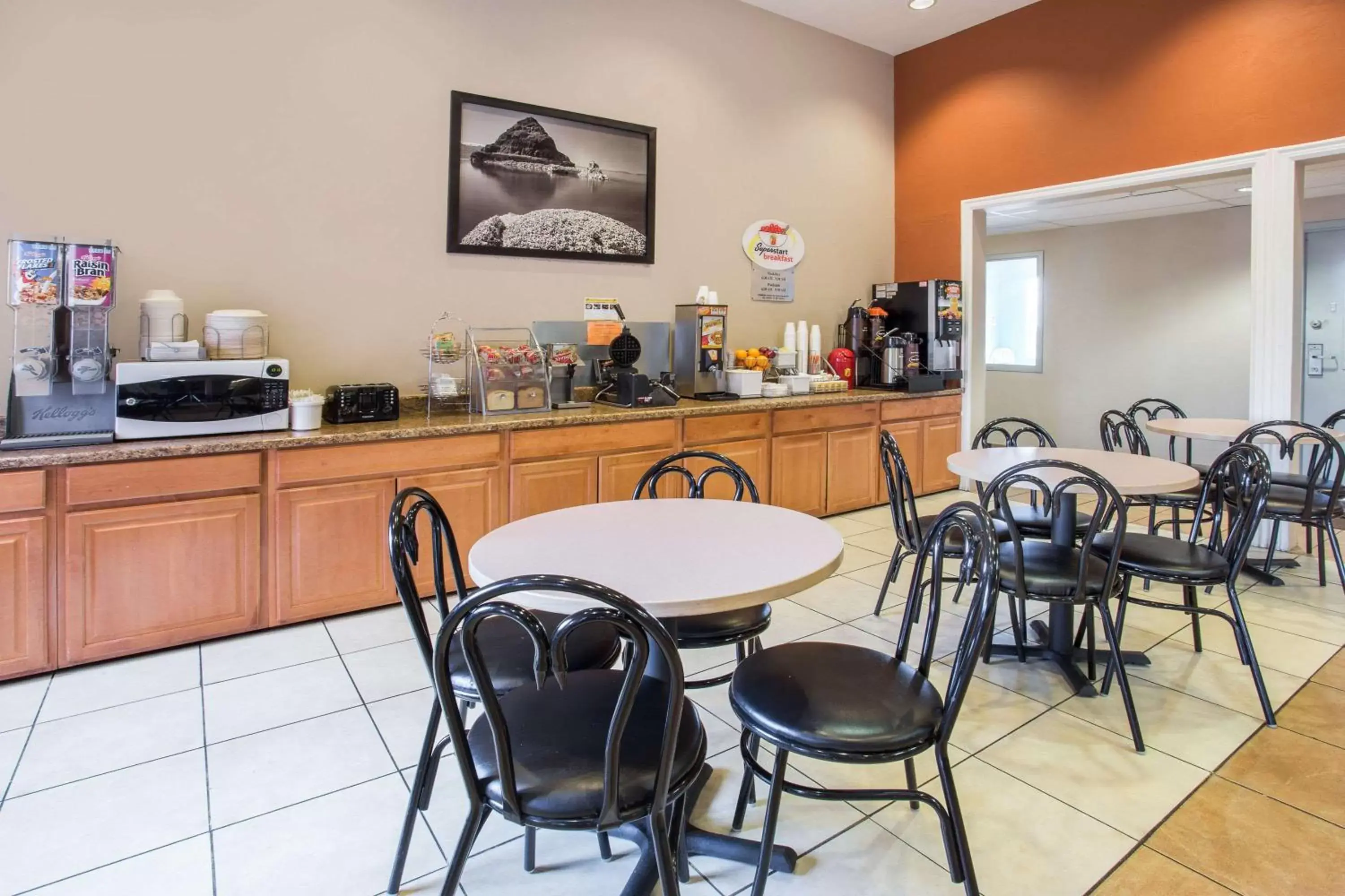 Restaurant/places to eat in Super 8 by Wyndham Corvallis Restaurant/places to eat in Super 8 by Wyndham Corvallis