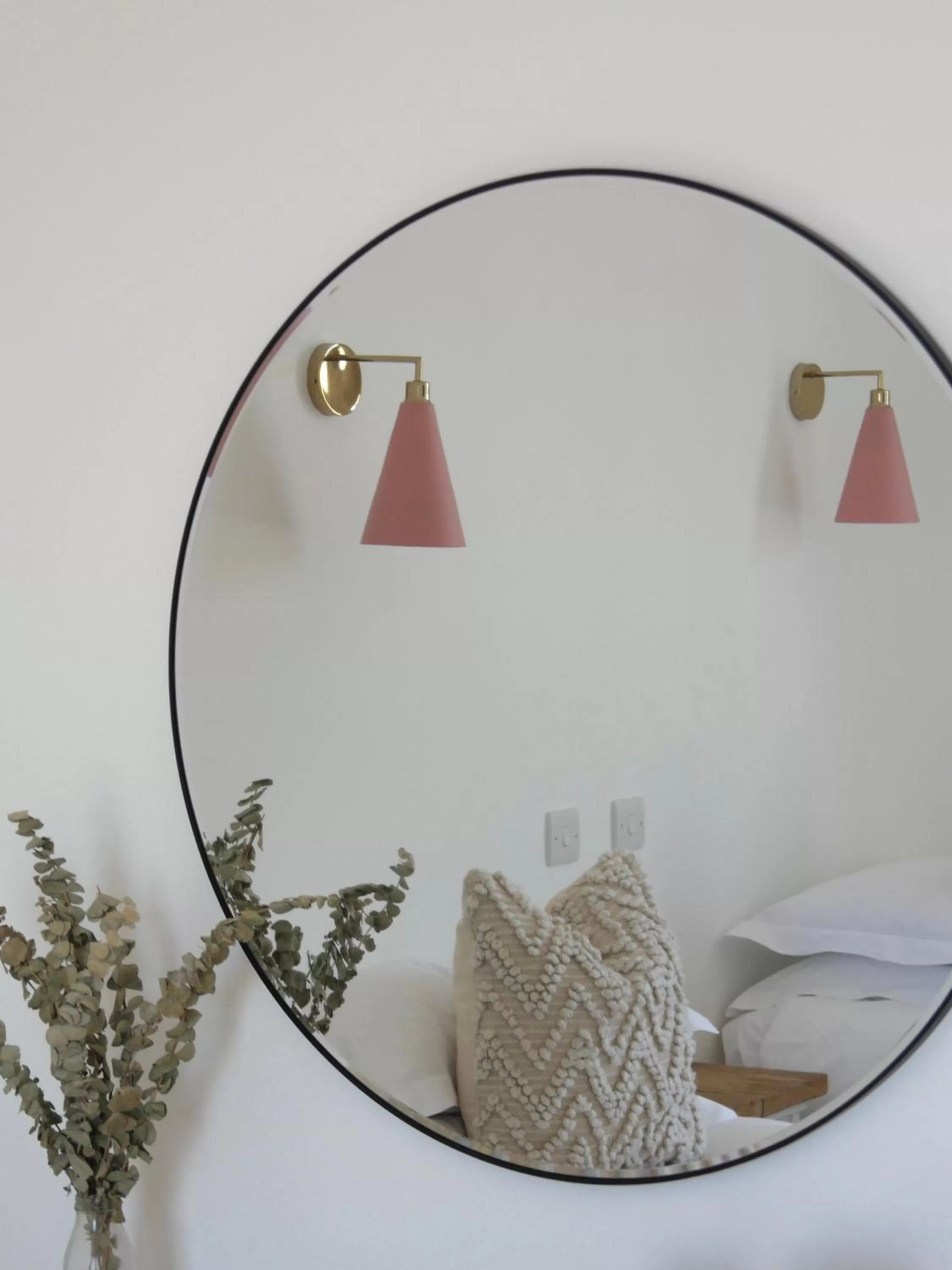 Room 3: Twin with Harbor View in Harbour View House