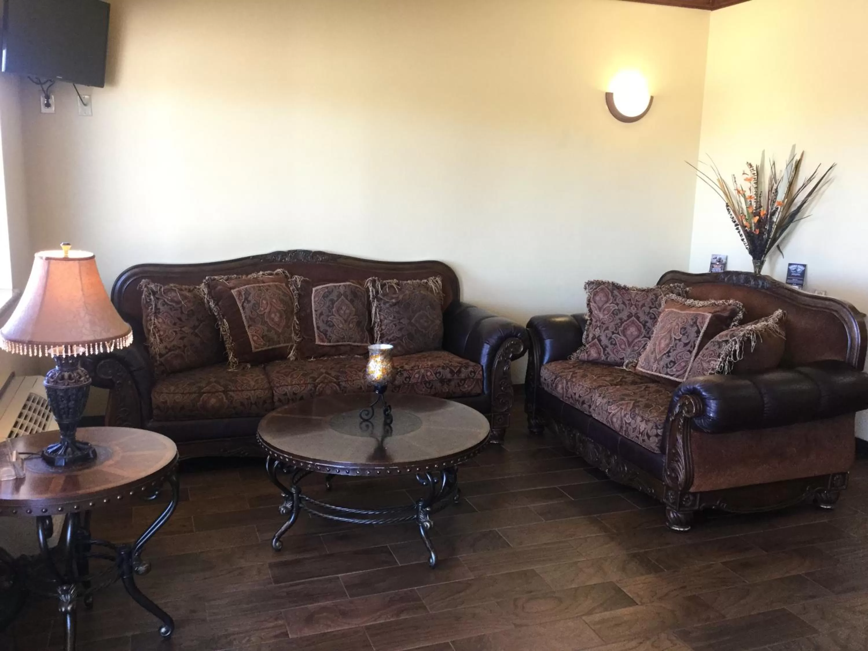 Lobby or reception in Days Inn by Wyndham Hurricane/Zion National Park Area