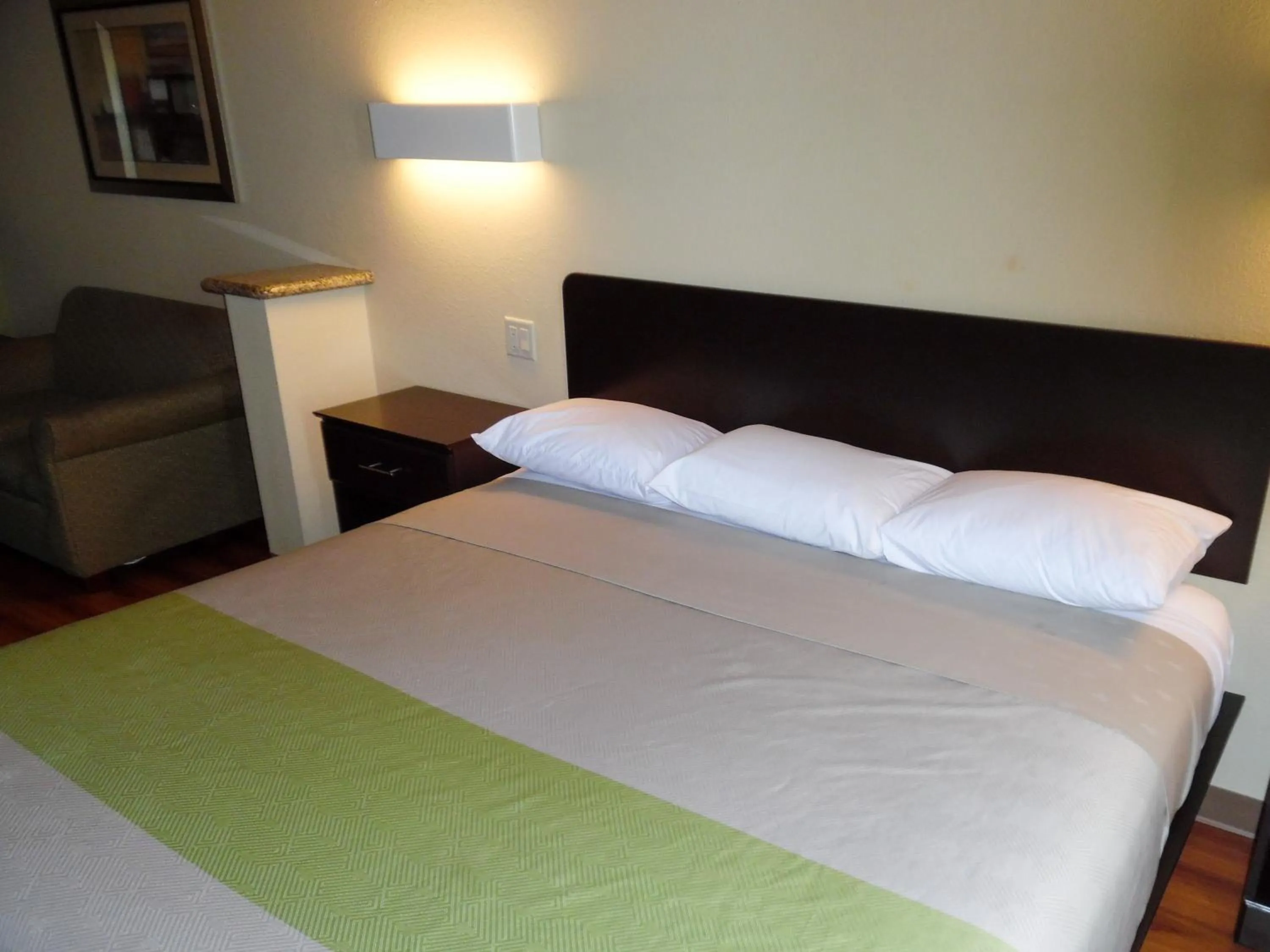 Bedroom, Bed in Motel 6-Fort Worth, TX