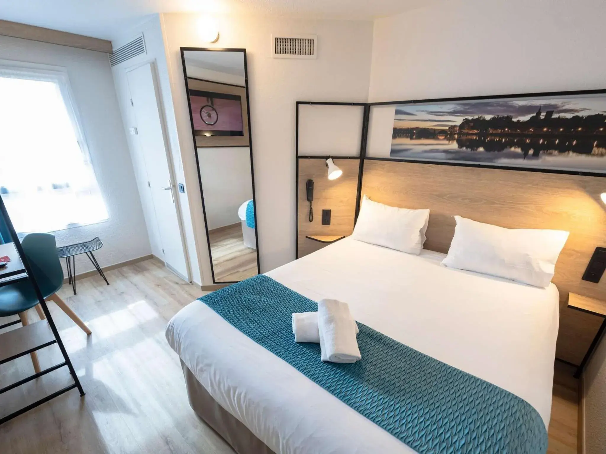 Bedroom, Bed in ibis Avignon Centre Pont De L'Europe Bedroom, Bed in ibis Avignon Centre Pont De L'Europe