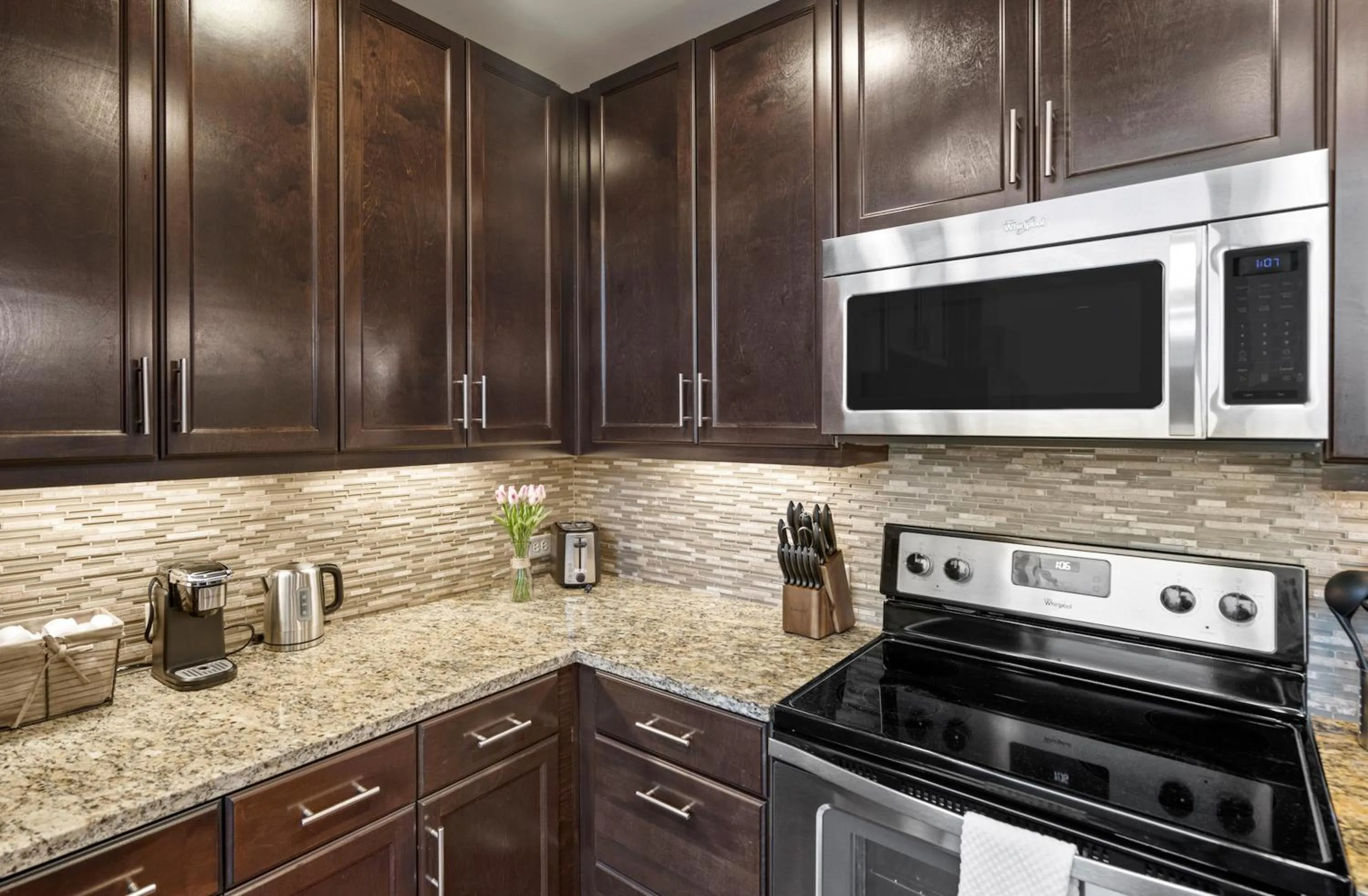 kitchen, Kitchen/Kitchenette in Kasa Lady Bird Lake Austin