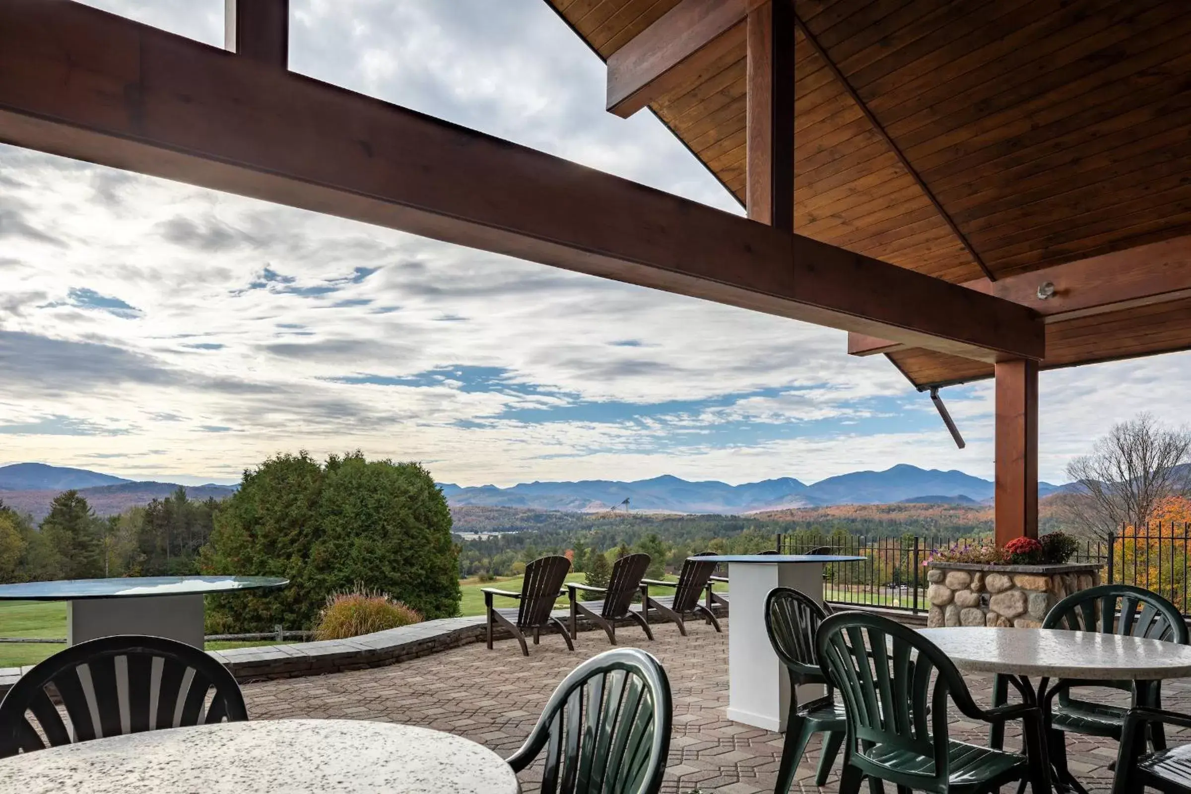 Meeting/conference room in Crowne Plaza Lake Placid, an IHG Hotel