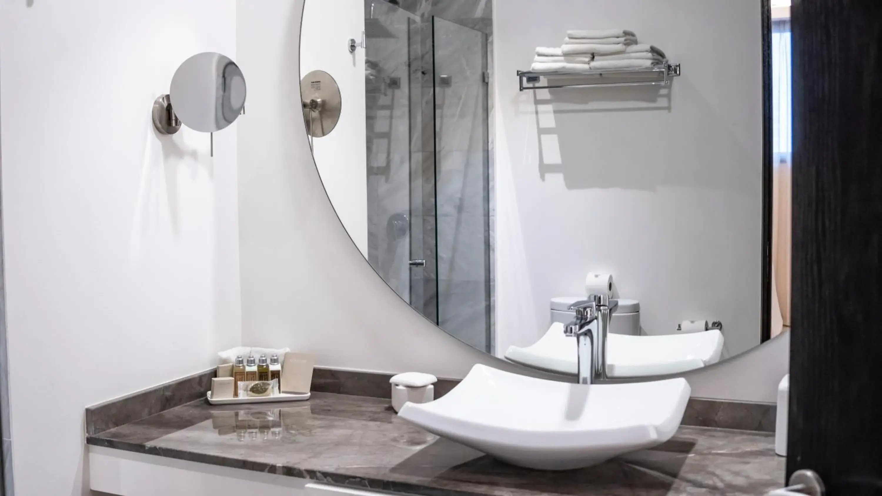 Bathroom in Serenity Hotel Boutique