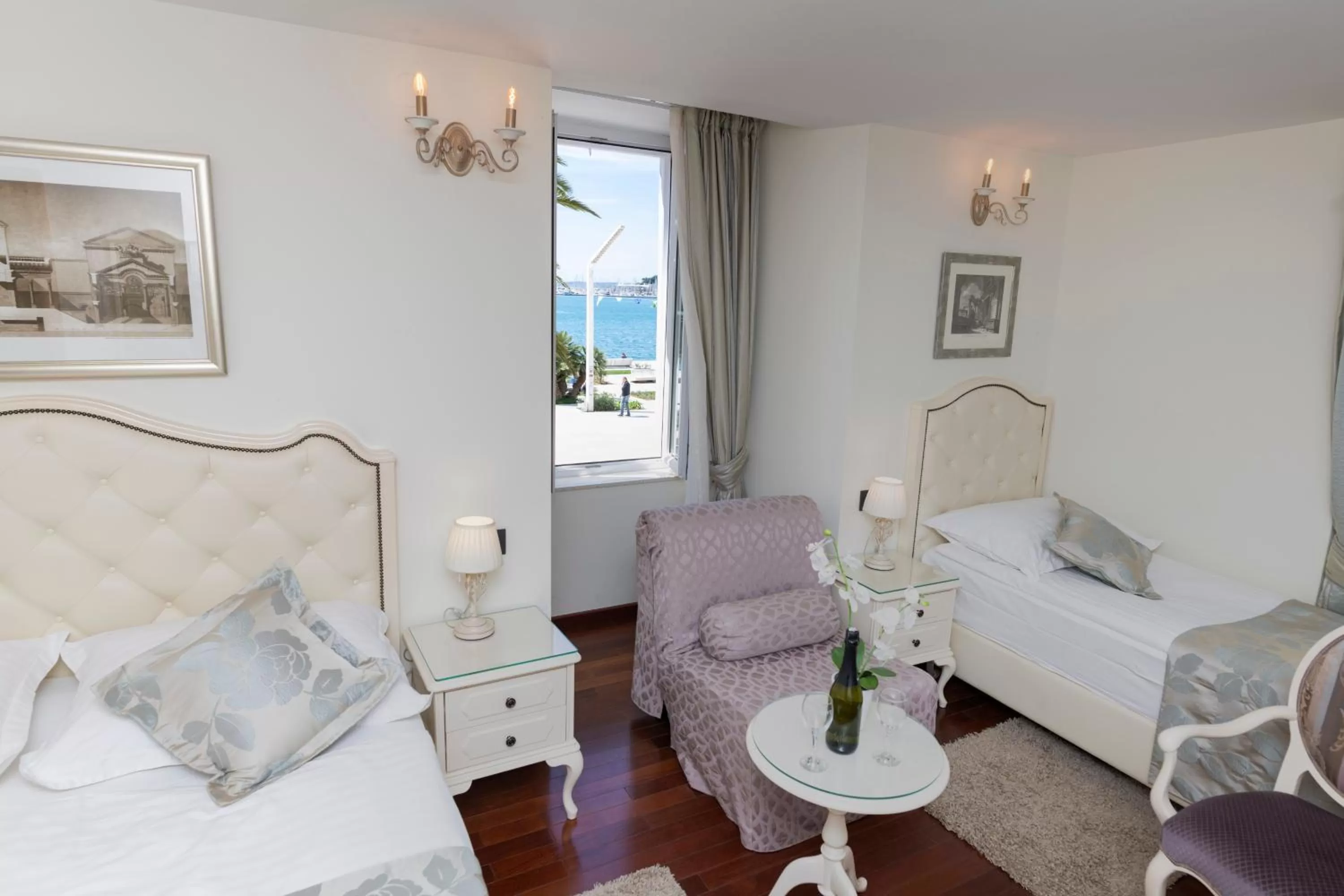 Bedroom, Bed in Deluxe Collection Hotel Kastel