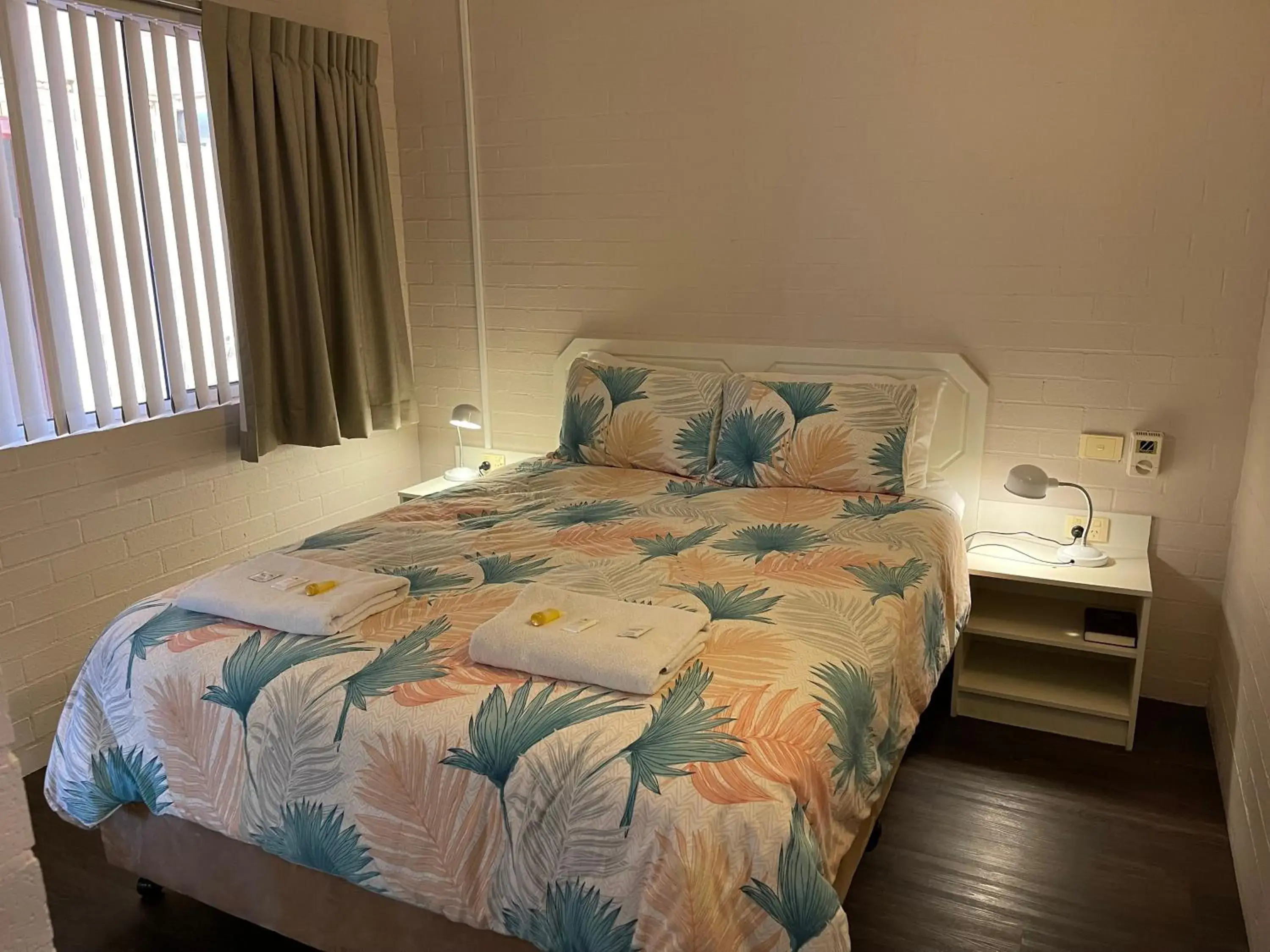 Bed in Ulladulla Harbour Motel