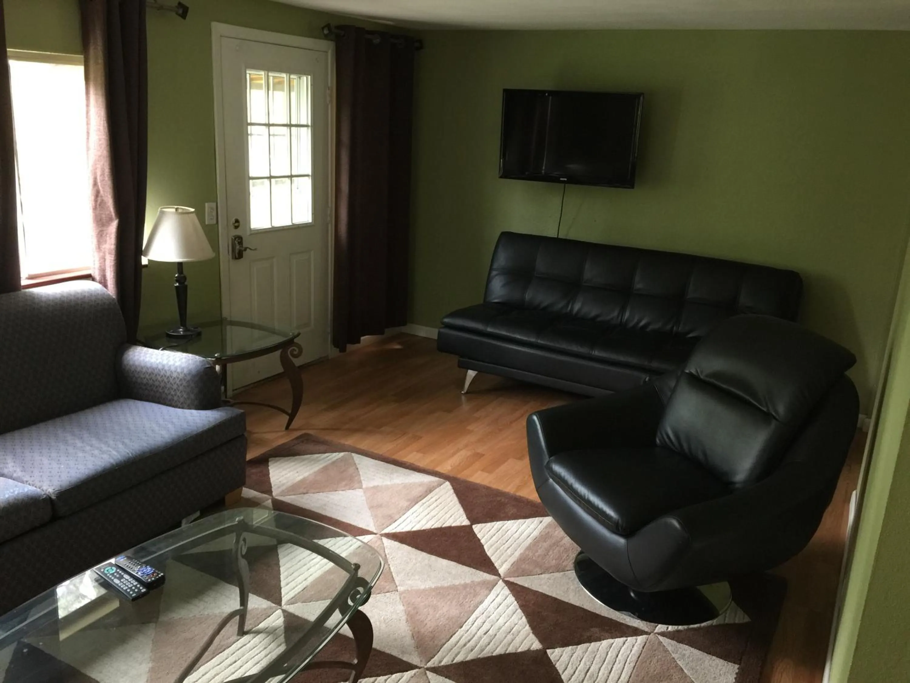 Day in Mountain Trail Lodge and Vacation Rentals