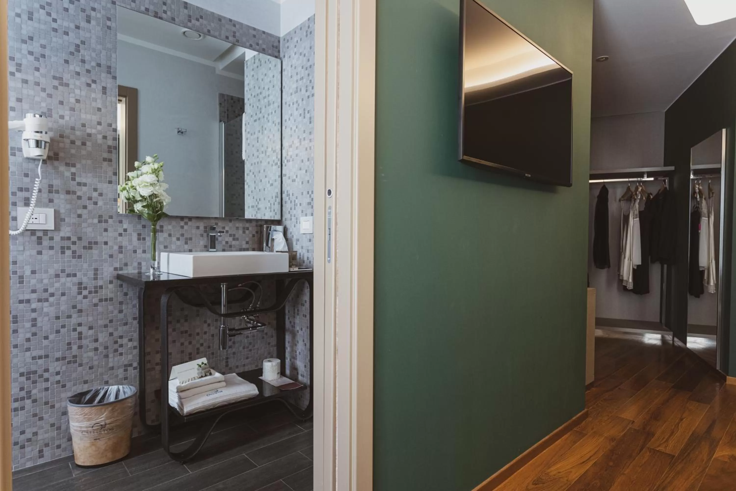 Communal lounge/ TV room in Callistos Hotel & Spa