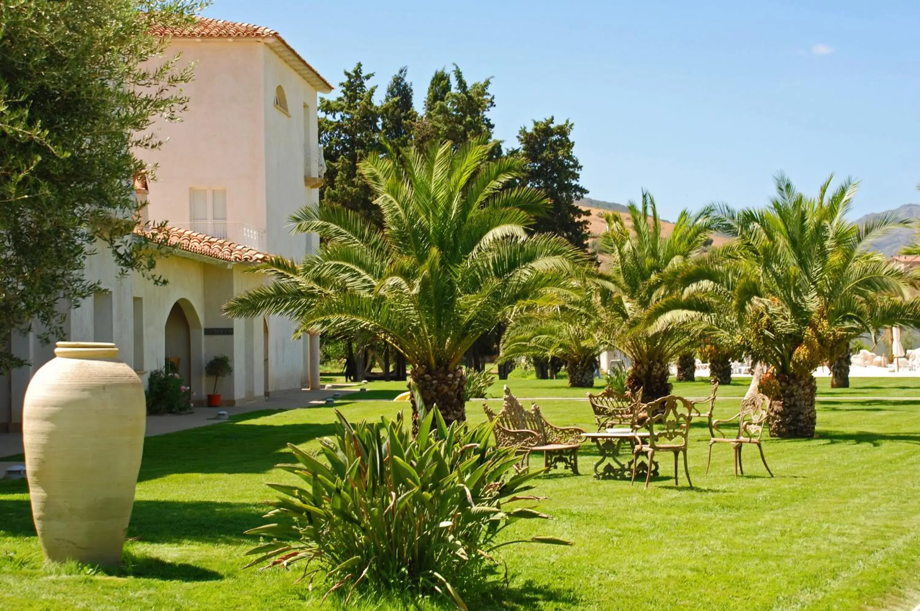 Facade/entrance, Garden in Tartheshotel