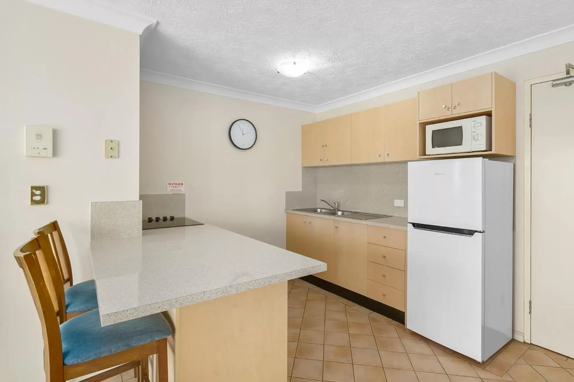 Kitchen or kitchenette, Kitchen/Kitchenette in Surf Parade Resort