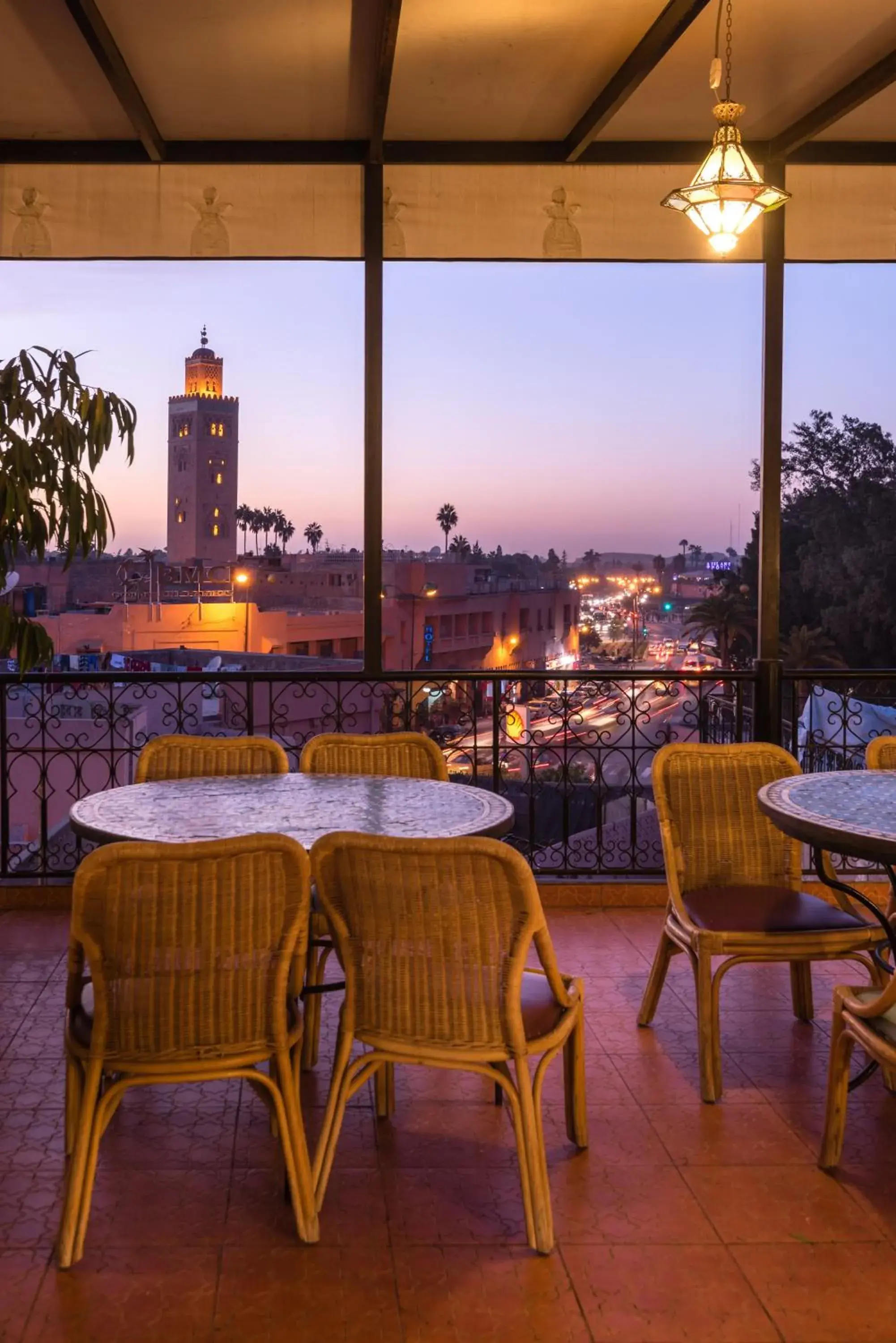 Restaurant/places to eat in Riad Omar