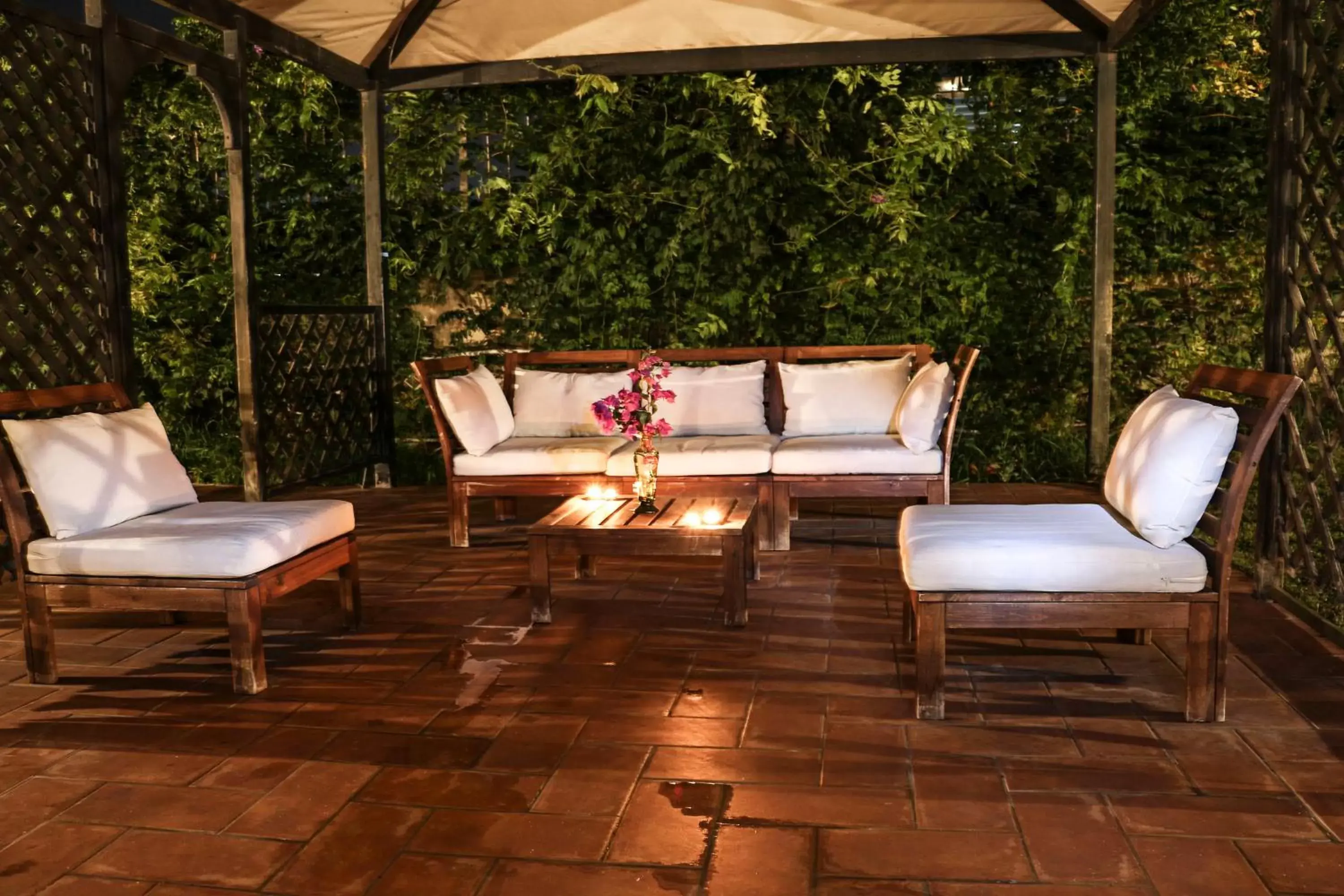 Patio, Seating Area in Villa Carlotta Resort