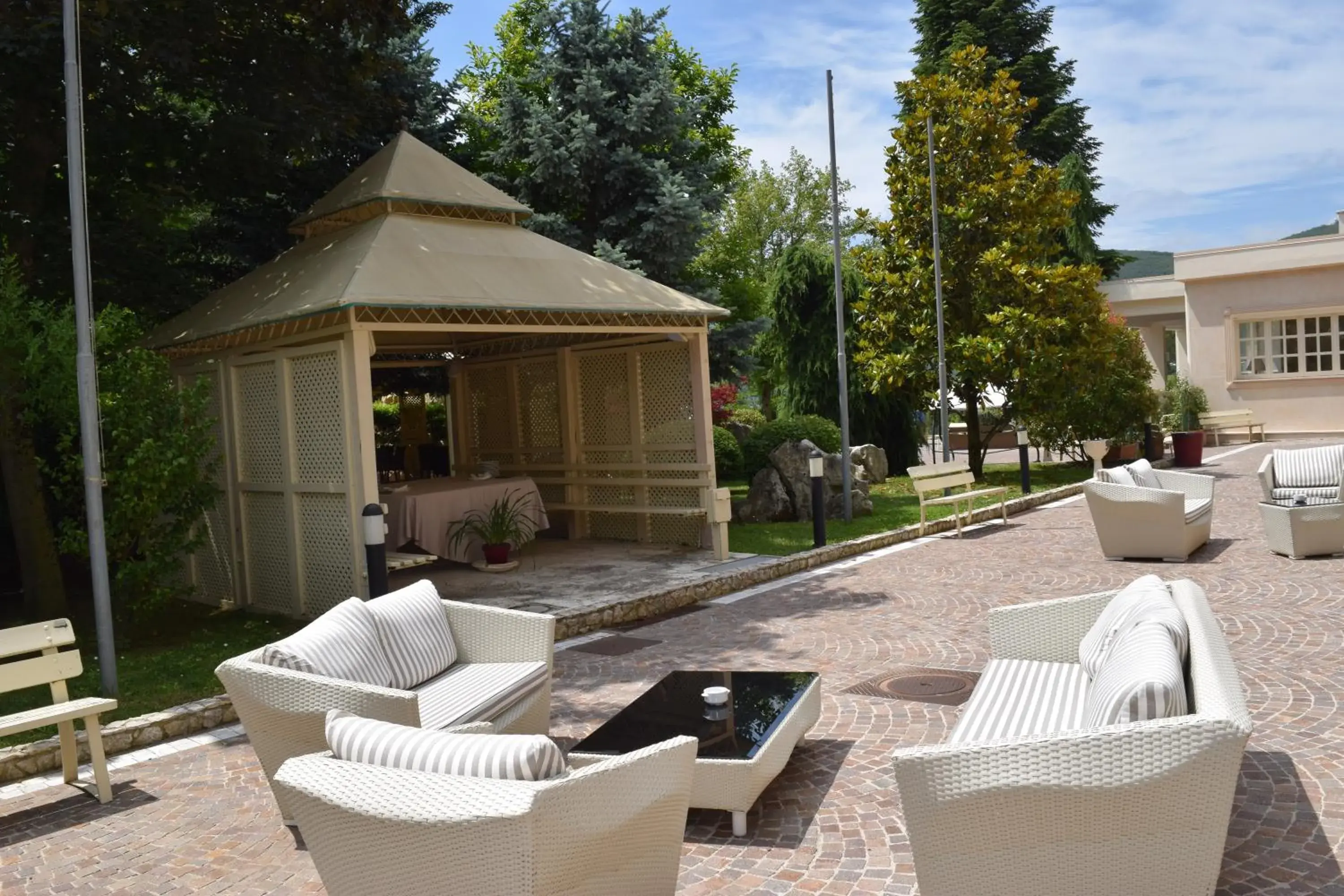 Garden, Seating Area in Green Park Hotel